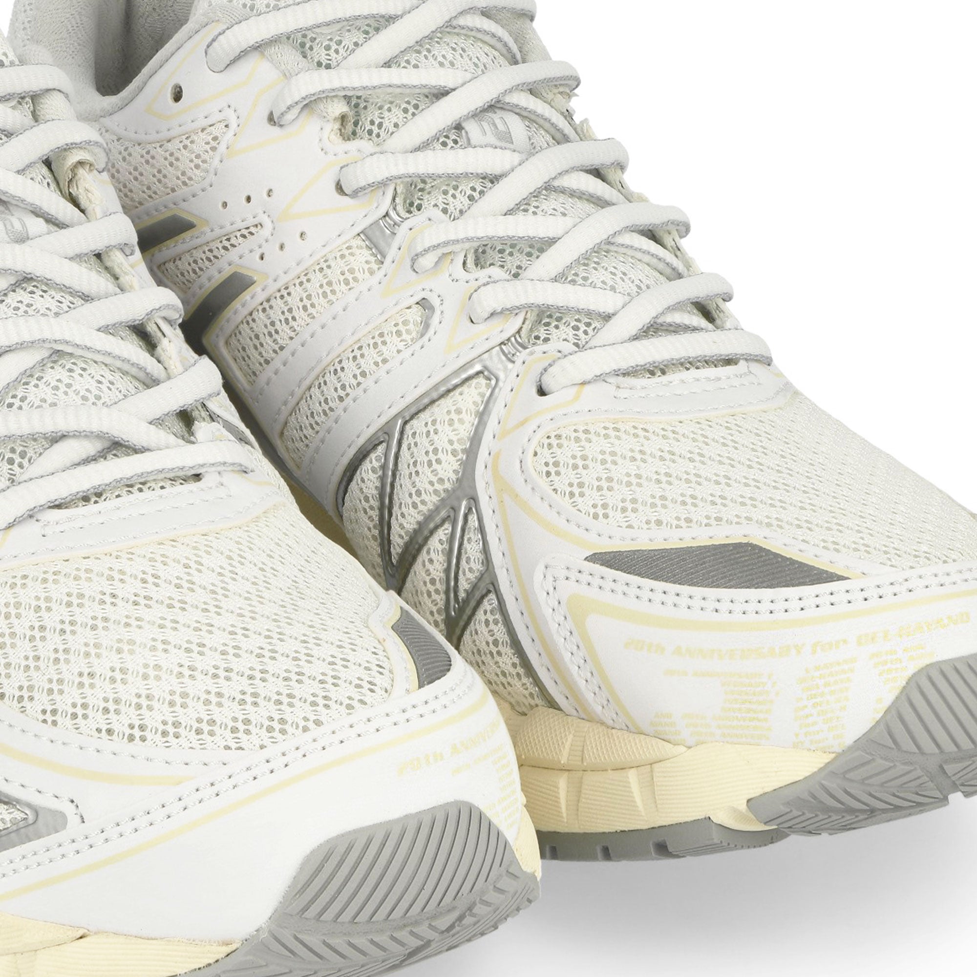 Asics Gel-Kayano 20 White / Pure Silver Low Top Sneakers Detailfoto | Overkill