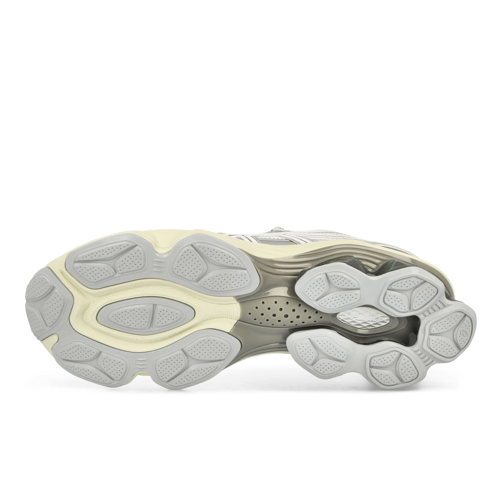 Asics Gel-Kinetic Fluent White / White Low Top Sneakers Detail View 1 | Overkill