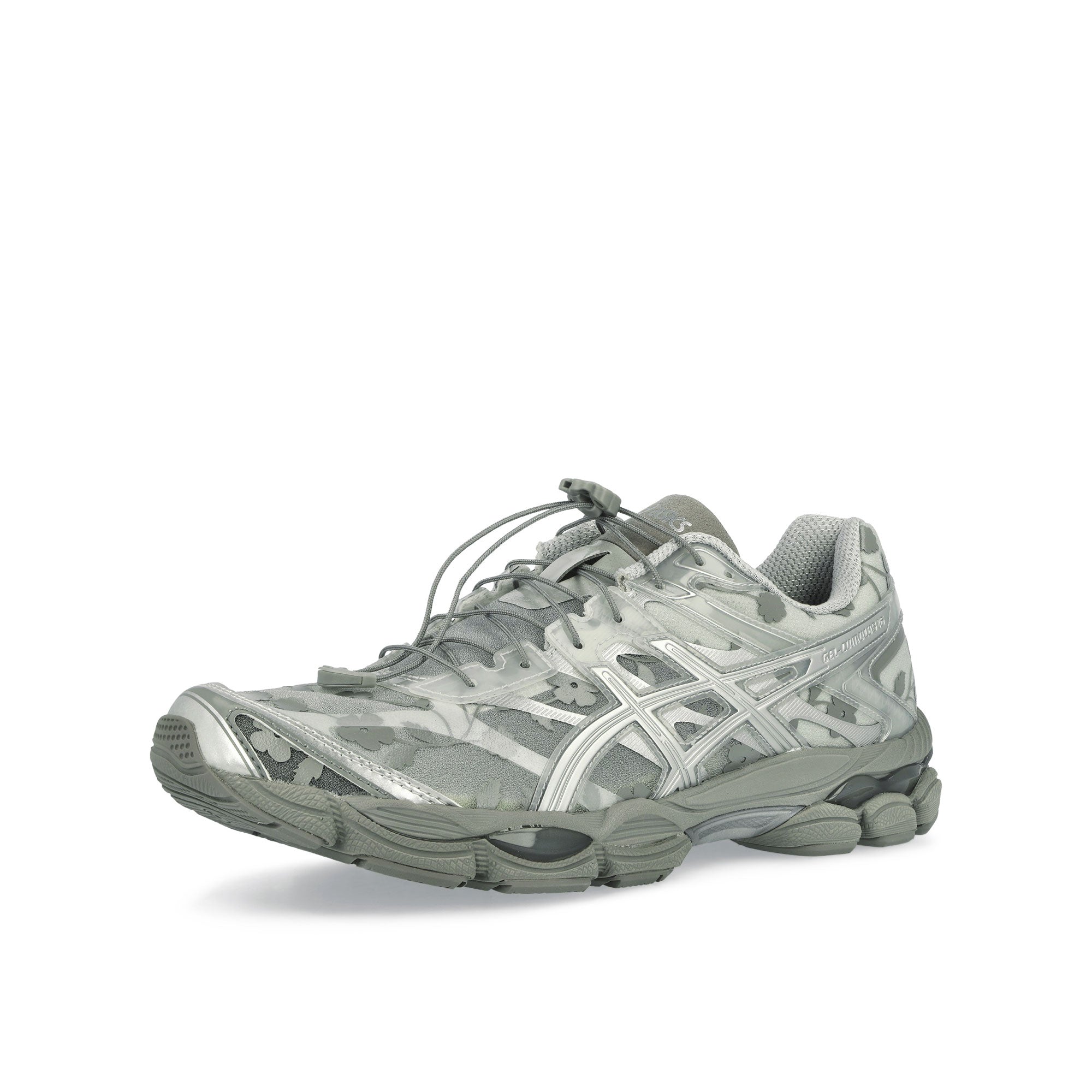 Cecilie Bahnsen x Asics Gel-Cumulus 16 SSCB Glacier Grey / Pure Silver Low Top Sneaker 1203A762-020 Close-up | Overkill