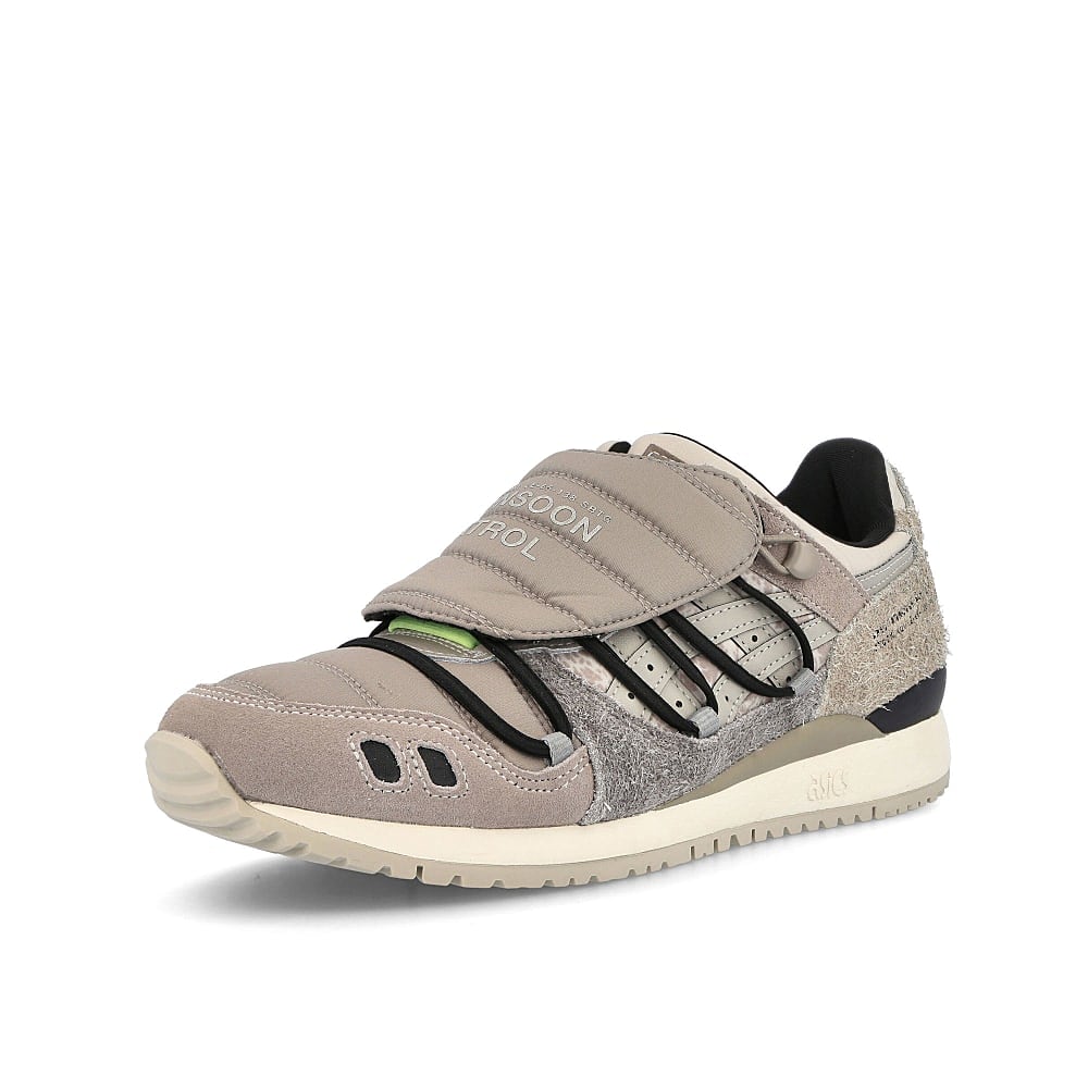 Asics SBTG & Limited Edt. x Asics Gel Lyte III OG Lichen Green-Piedmont Grey Sneakers Close Up | Overkill