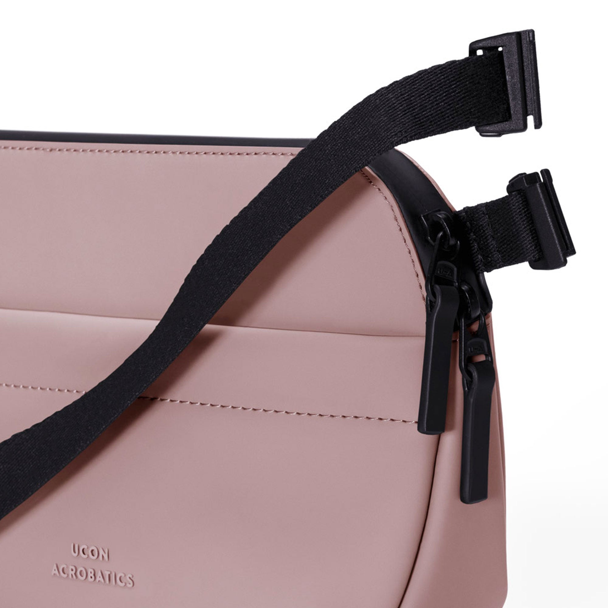 Ucon Acrobatics Melvin Medium Bag Light Rose Shoulder & Cross Body Bags Detailfoto | Overkill