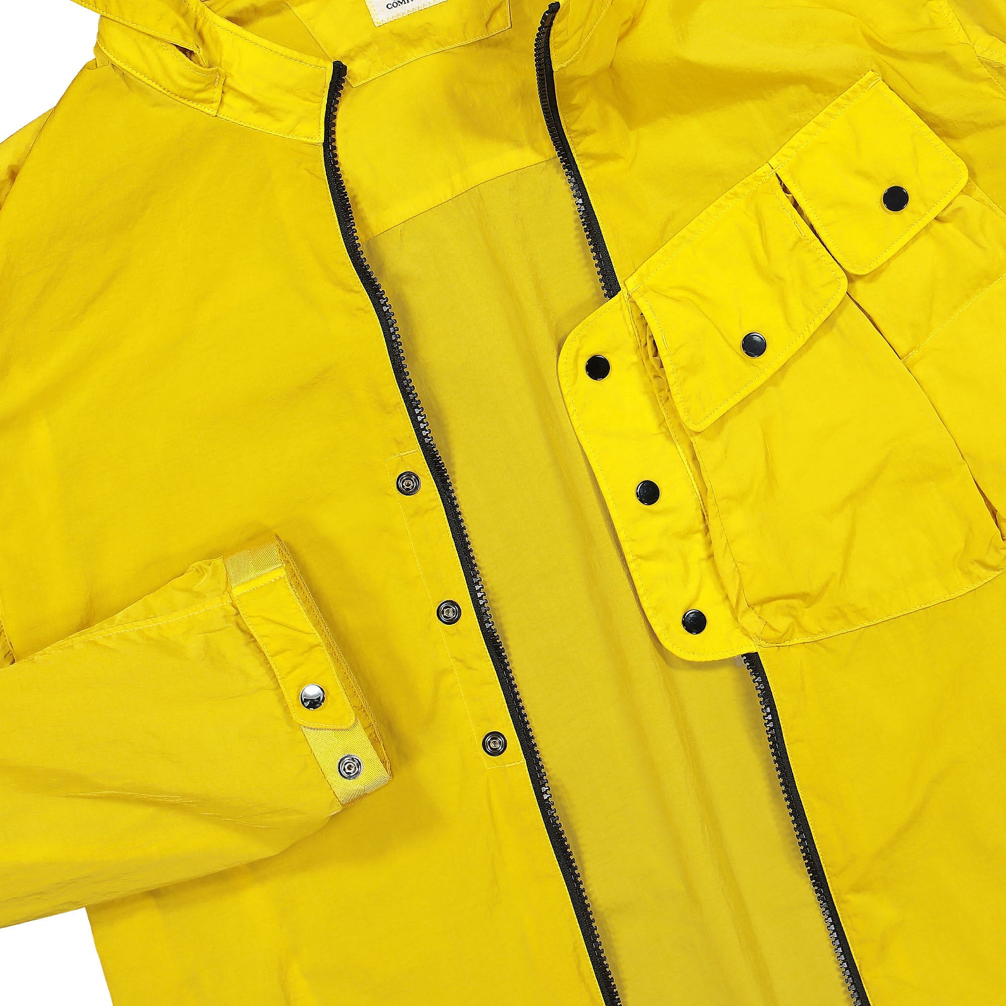 C.P. Company Chrome-R Detachable Goggle Hood Overshirt Nugget Gold Windbreaker Detailfoto | Overkill