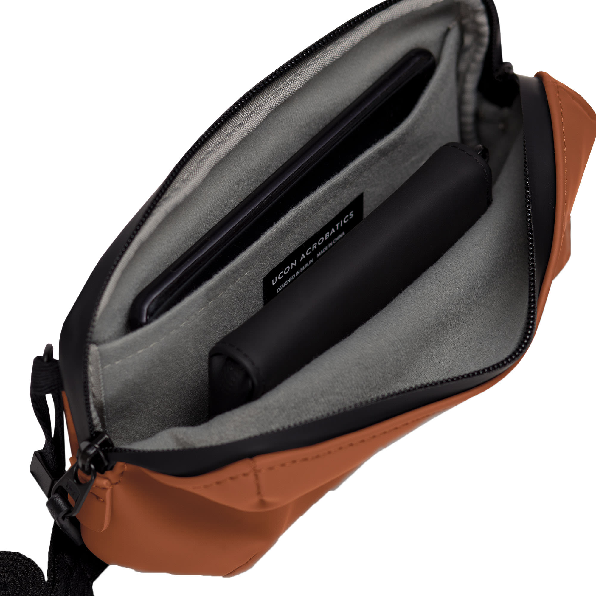 Ucon Acrobatics Ando Bag Canyon Rust Shoulder & Cross Body Bags Detailfoto | Overkill