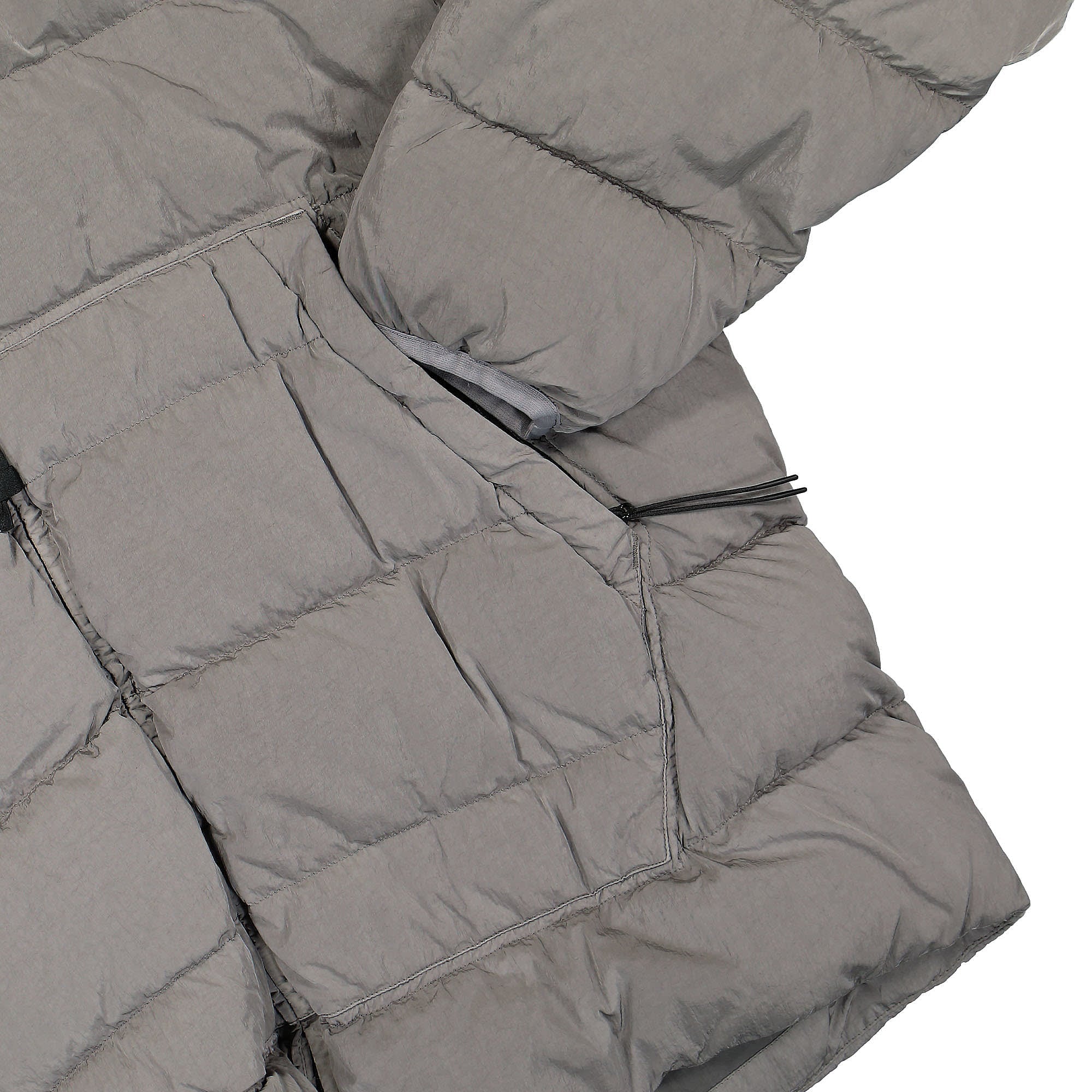 C.P. Company ECO Chrome R Hooded Down Jacket Titanium Jackets Detailfoto | Overkill