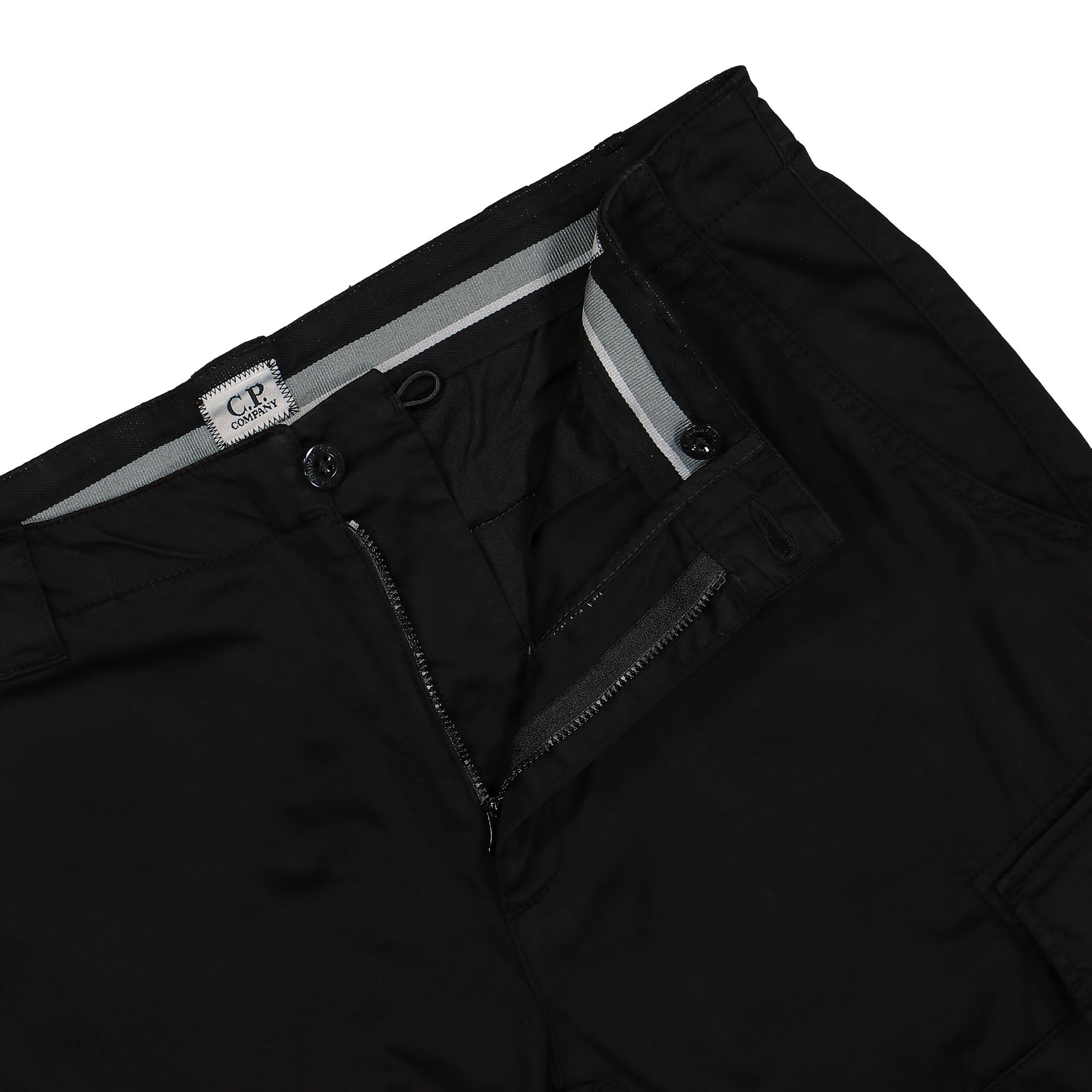 C.P. Company Stretch Sateen Cargo Shorts Black Shorts Detailfoto | Overkill