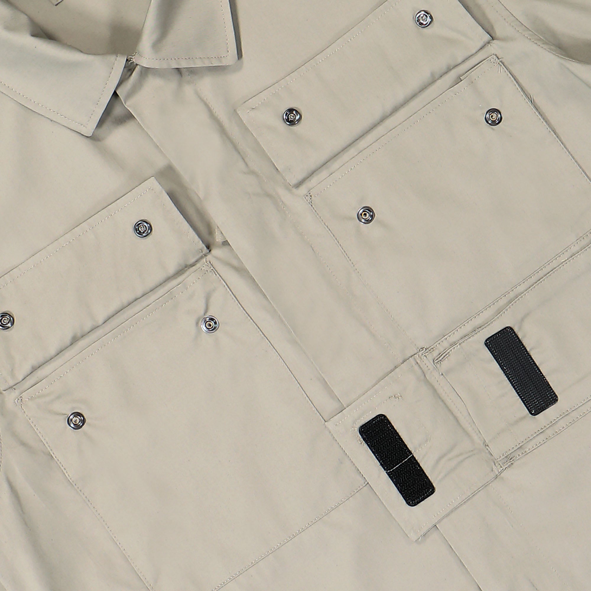C.P. Company Metropolis Series Gabardine Pocket Shirt Silver Sage Shirts Detailfoto | Overkill