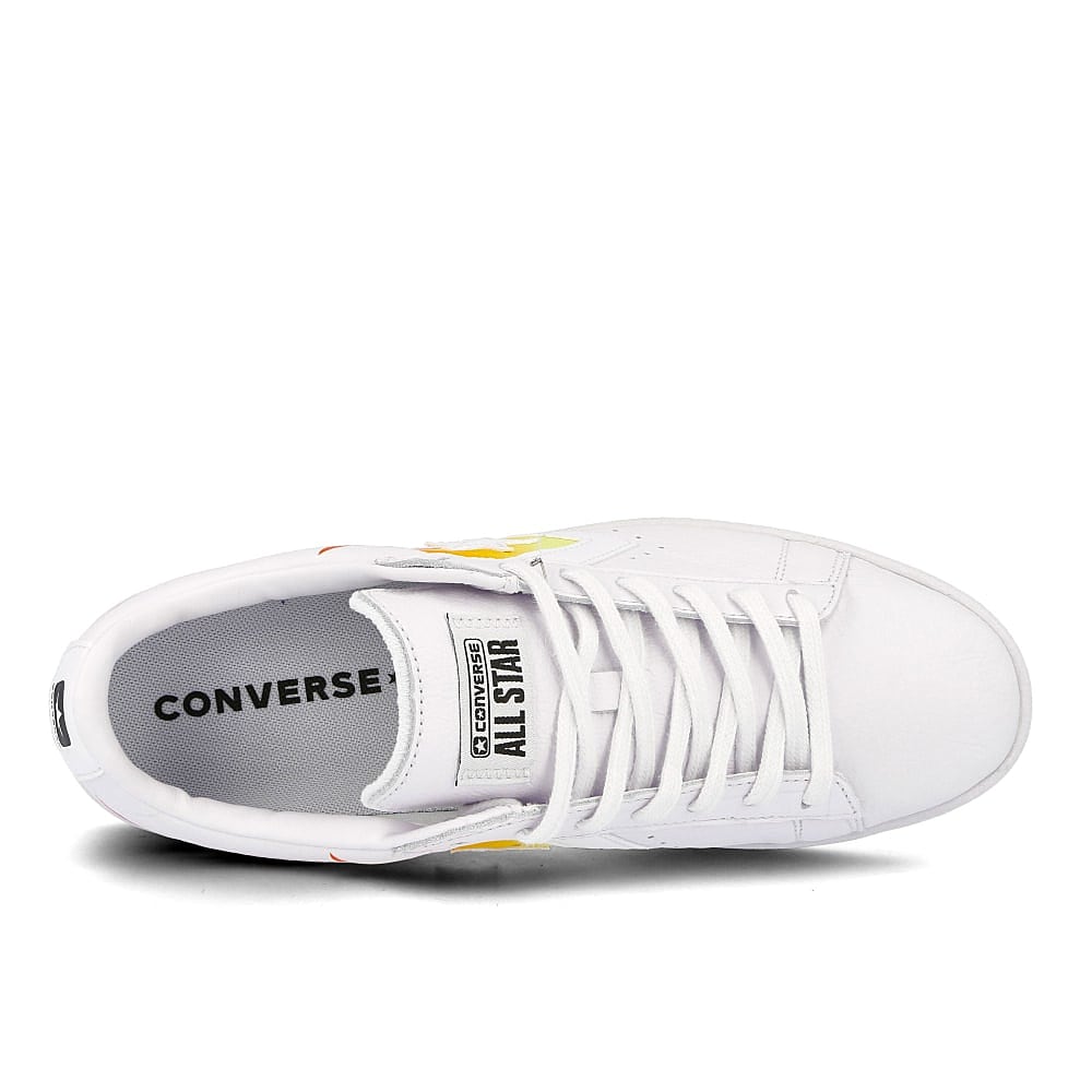 Converse pro leather ox White-Bold Mandarin-Enamel Red Sneakers Detailfoto | Overkill