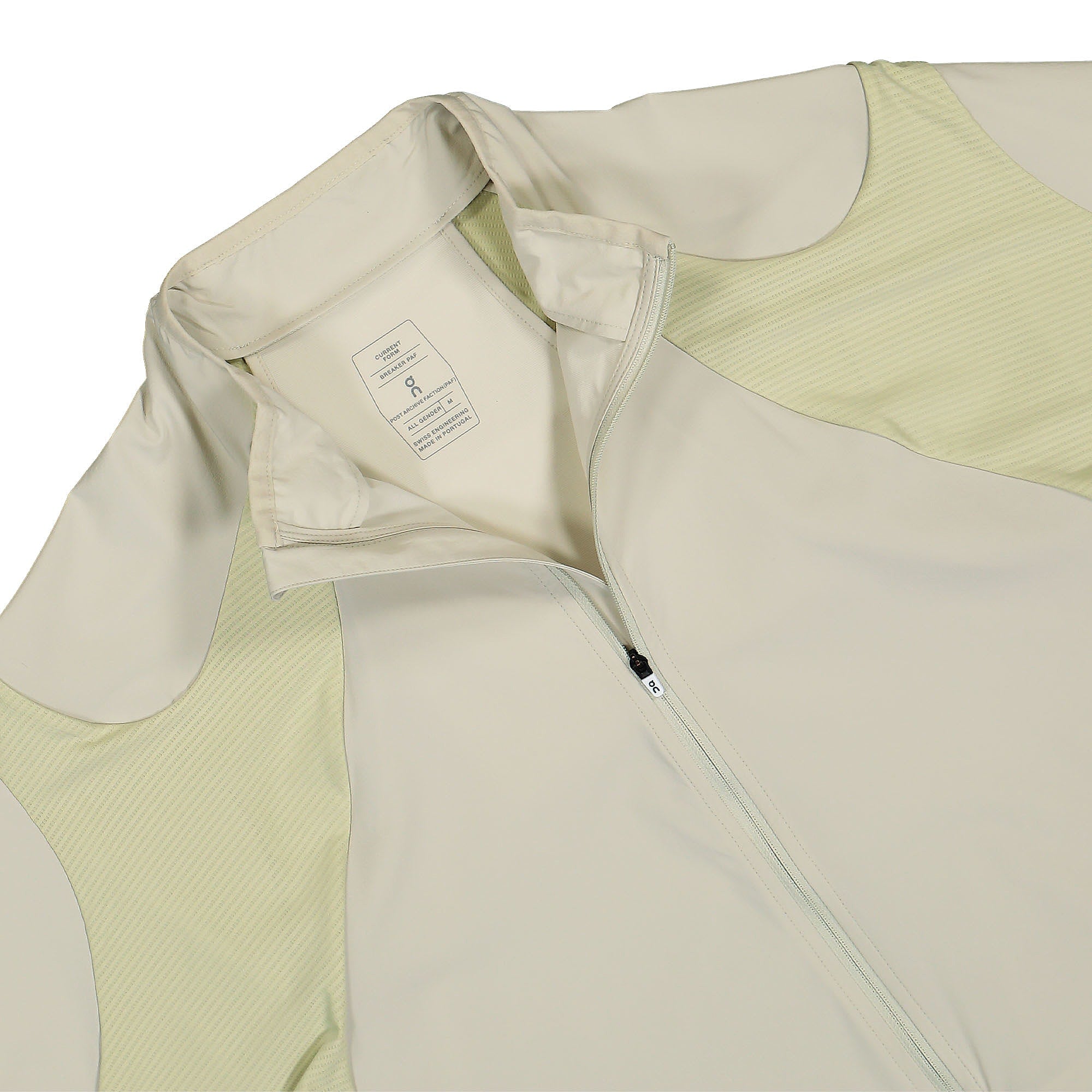 On Breaker Moondust / Chalk Windbreaker Close-up | Overkill