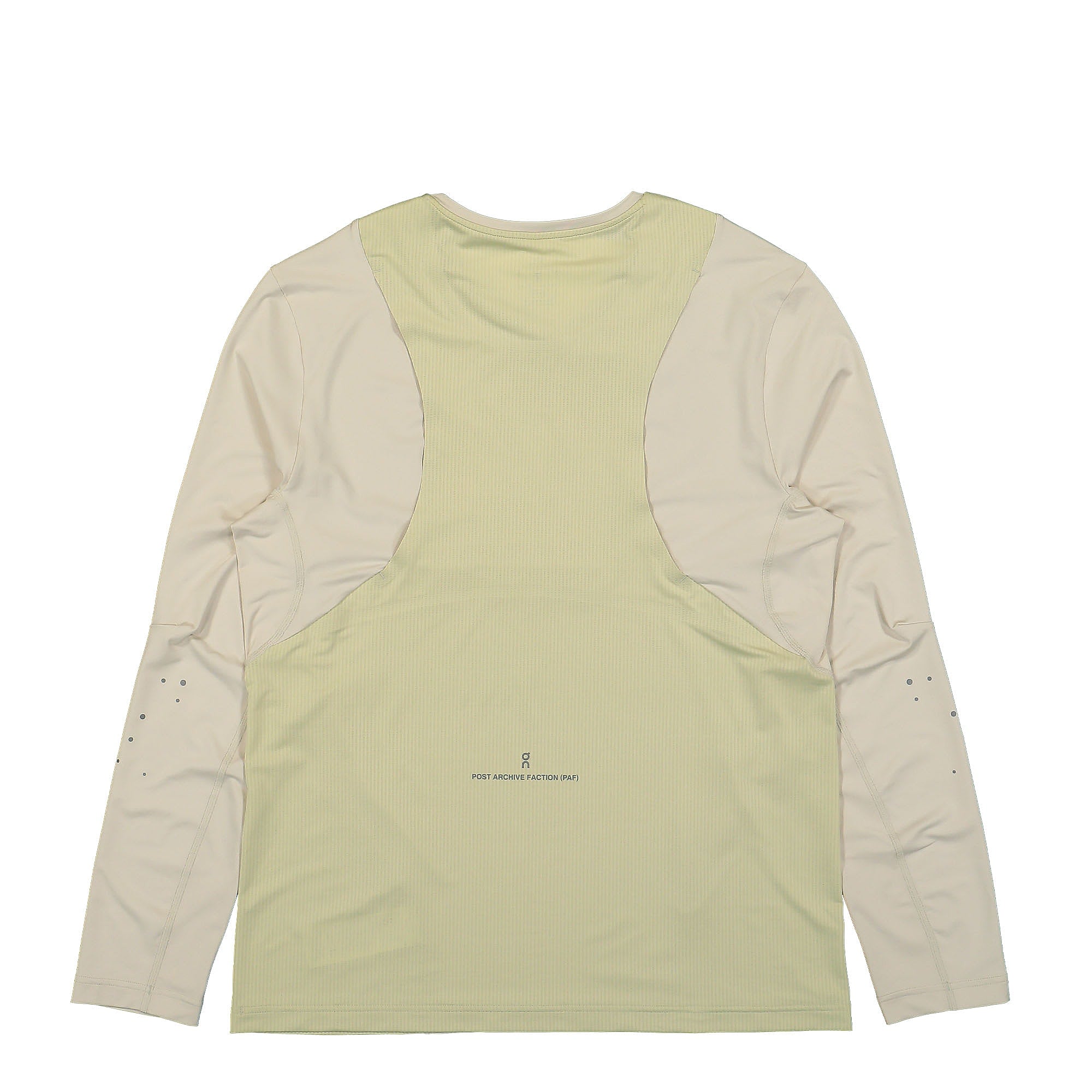 On Long T-Shirt Moondust / Chalk Longsleeves Material | Overkill