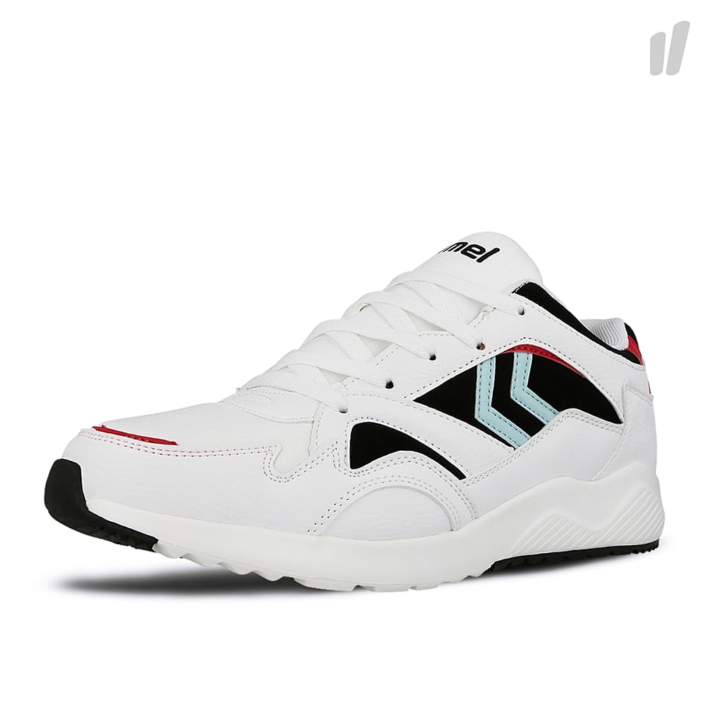 Hummel edmonton og White Sneakers Close Up | Overkill