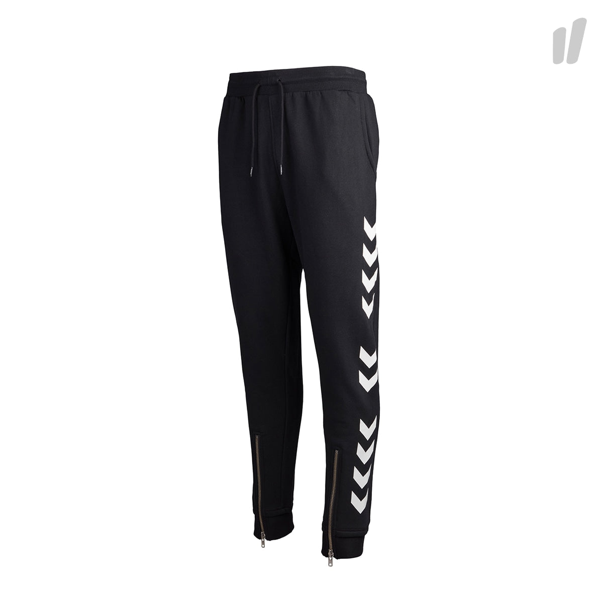 Hummel 424 II x Hummel Terry Cotton Pants Black Casual Pants Close-up | Overkill