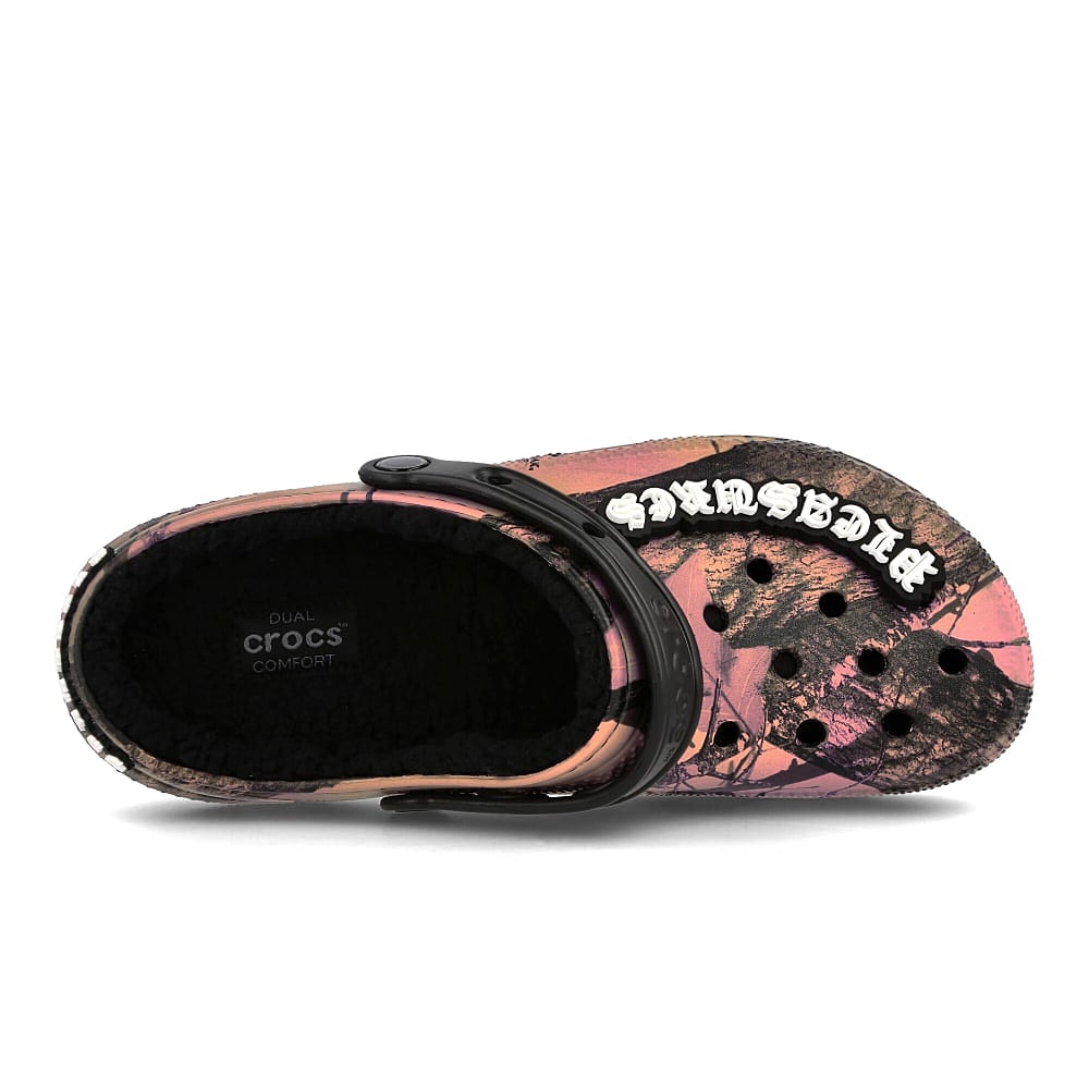 Crocs Pleasures x Crocs Dylan Clog Black / Orange Slides, Sandals & Slippers Detailfoto | Overkill