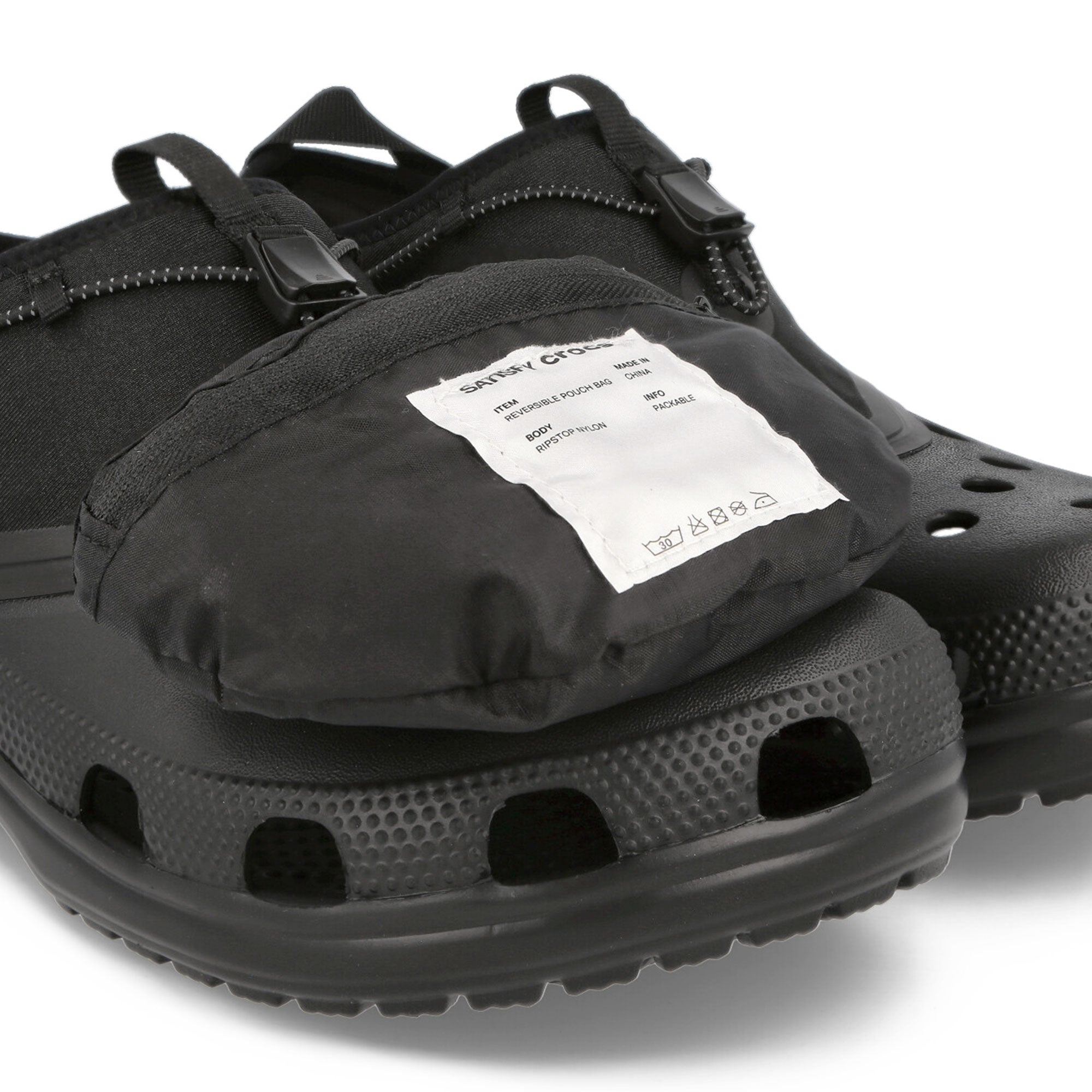 Crocs Satisfy x Crocs Classic Clog Black Slides, Sandals & Slippers Detailfoto | Overkill