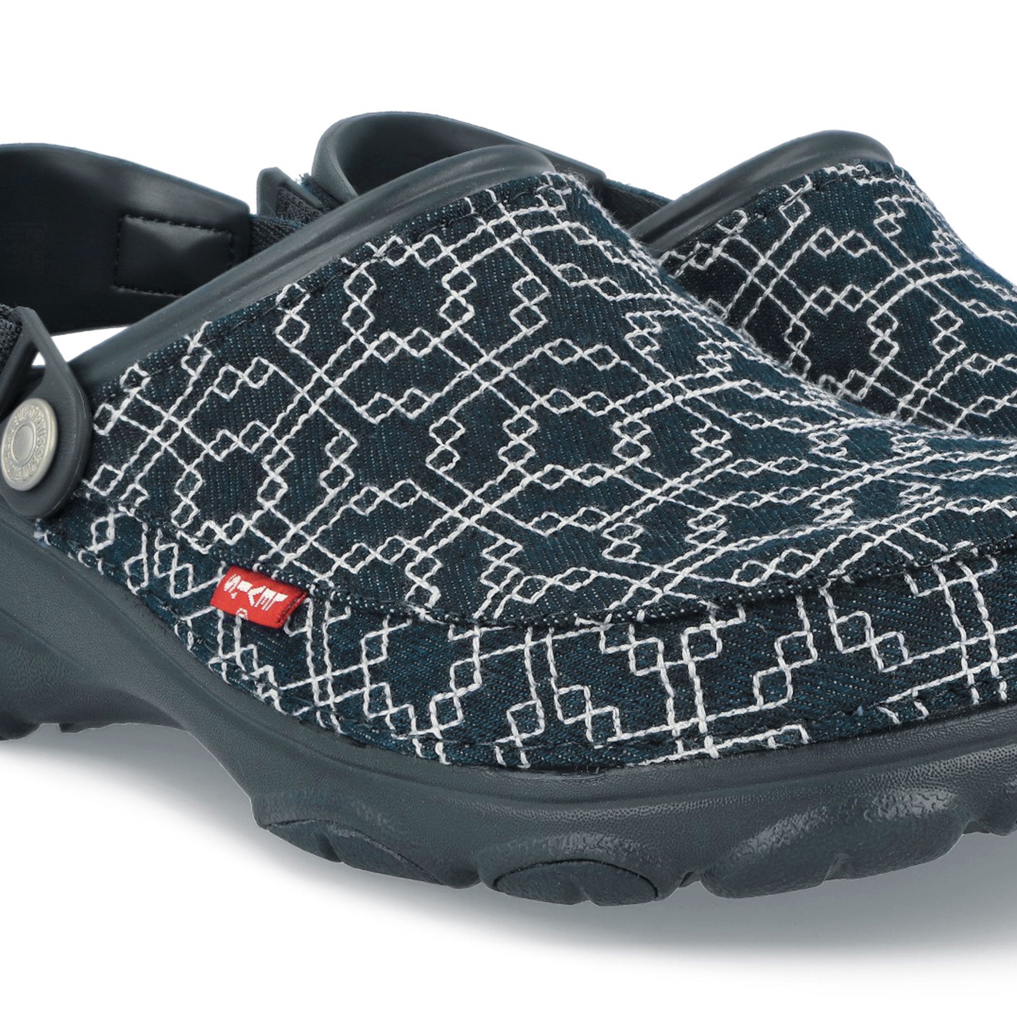 Crocs Levi's x Crocs All Terrain Clog Navy Slides, Sandals & Slippers Detailfoto | Overkill