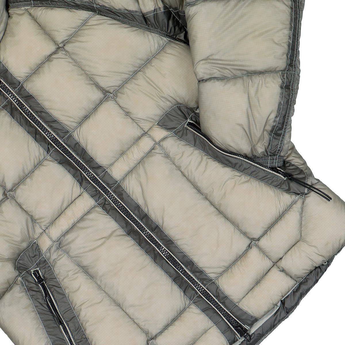 C.P. Company D.D. Shell Hooded Puffer Jacket Flint Grey Jackets 21CMOW702A-110416A 936 Detail View 1 | Overkill