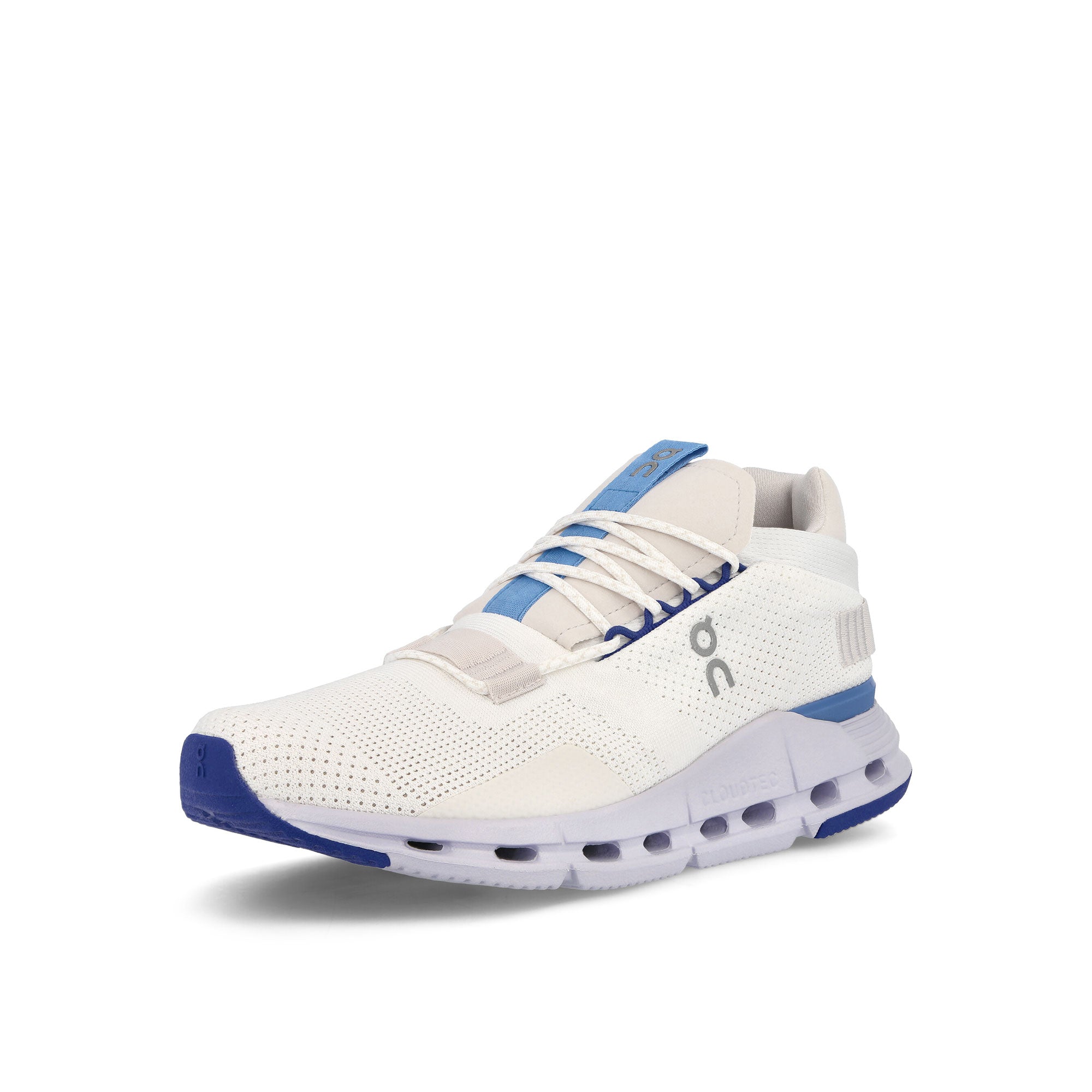On W Cloudnova Undyed-White / Heather Low Top Sneakers Close Up | Overkill