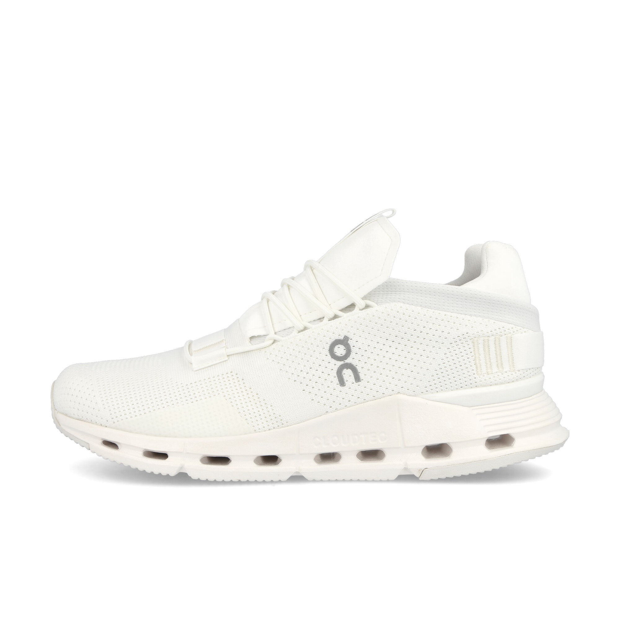 On W Cloudnova Undyed-White-White Sneakers 26.98225 | Overkill
