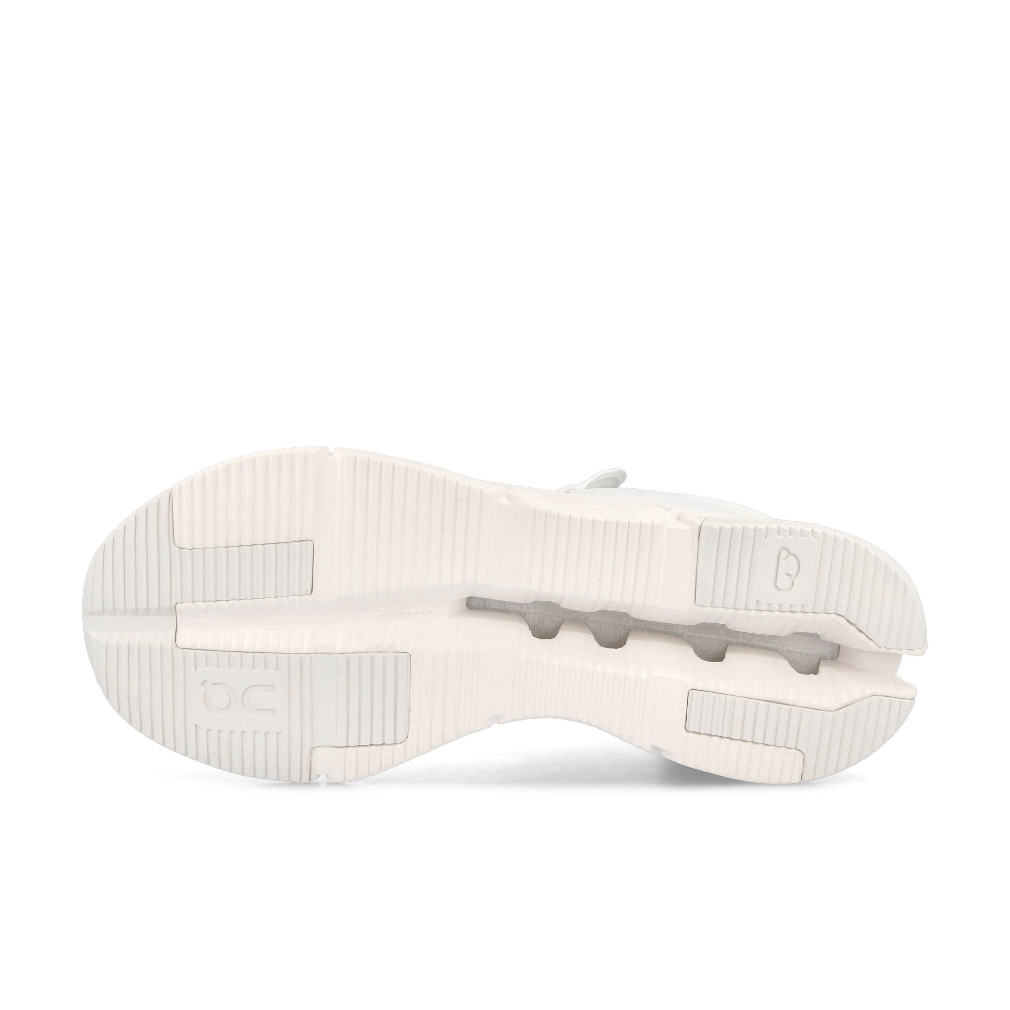 On W Cloudnova Undyed-White-White Sneakers Detail View 2 | Overkill