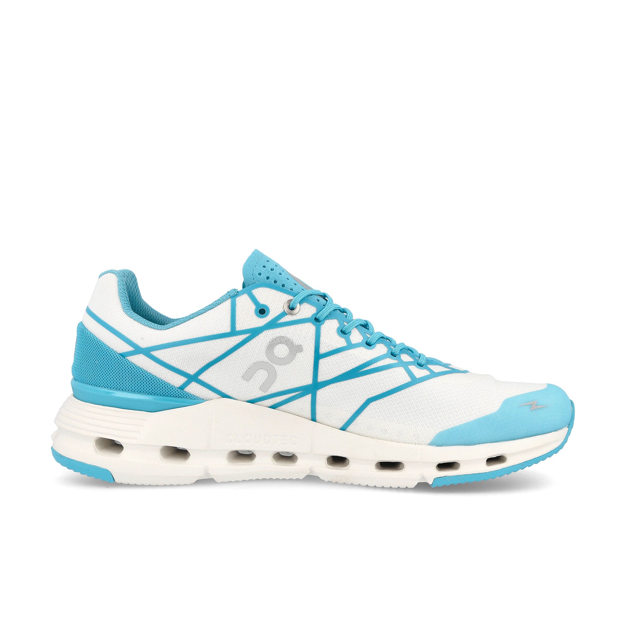 On wmns cloudnova z5 White / Cyan Sneakers Silhouette | Overkill