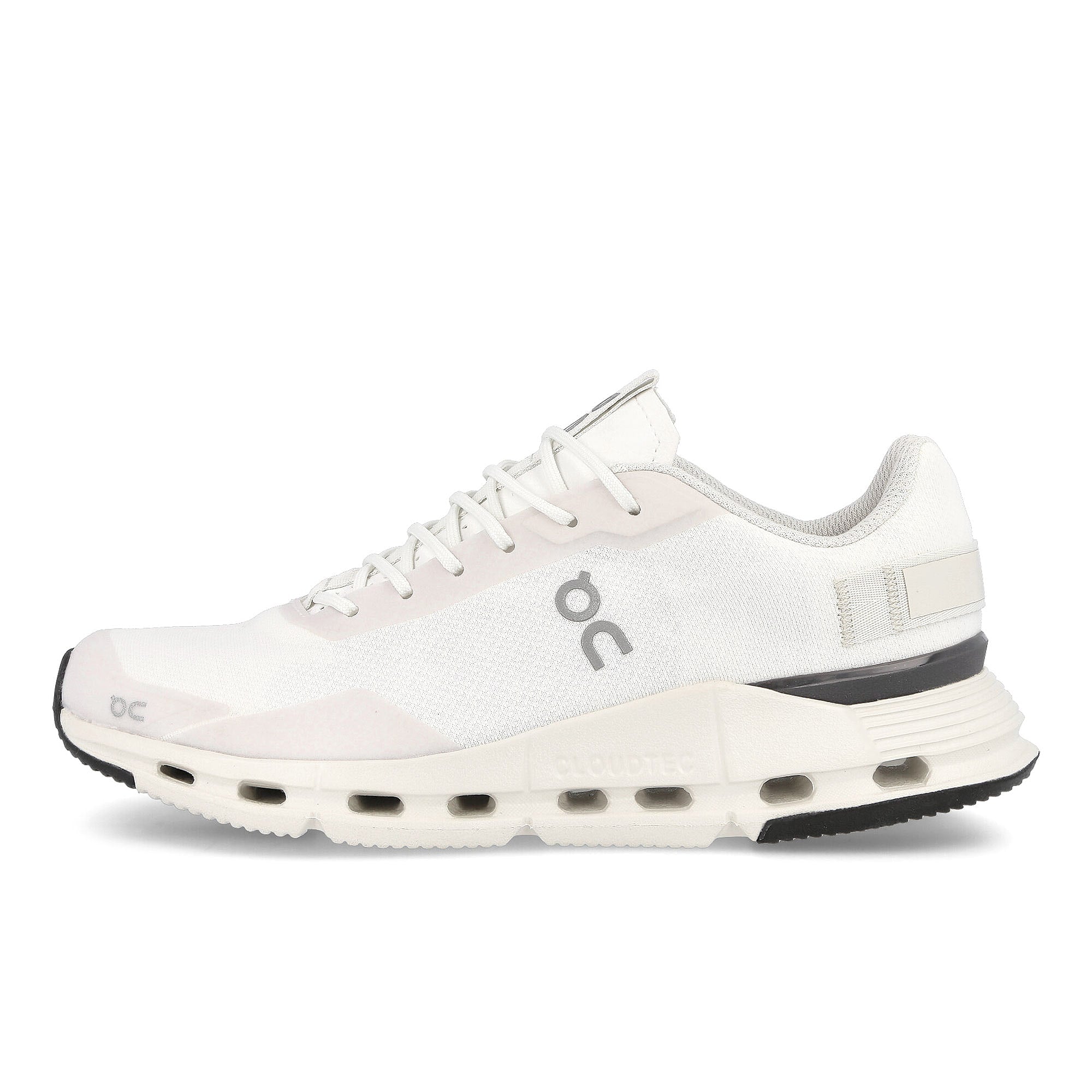On cloudnova form White / Eclipse Low Top Sneakers 26.98483 | Overkill