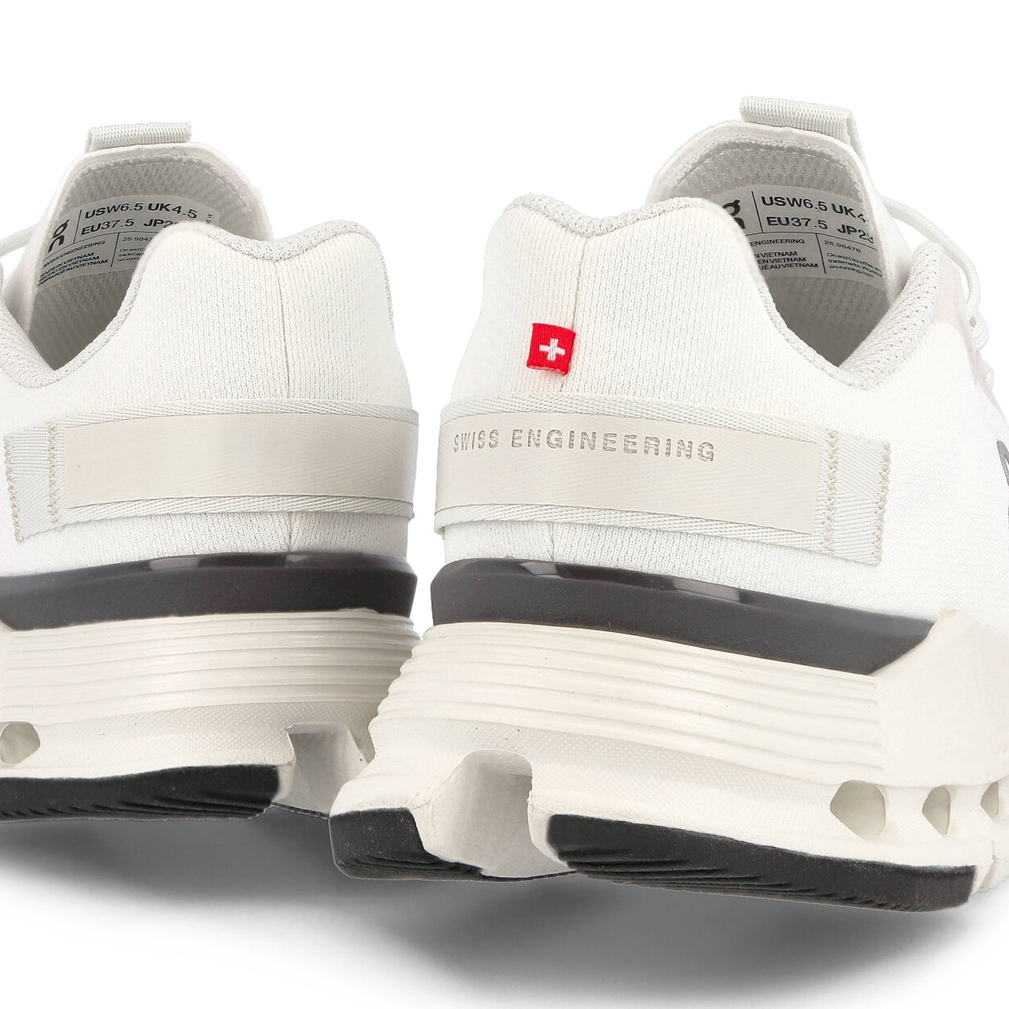 On cloudnova form White / Eclipse Low Top Sneakers Detailfoto | Overkill