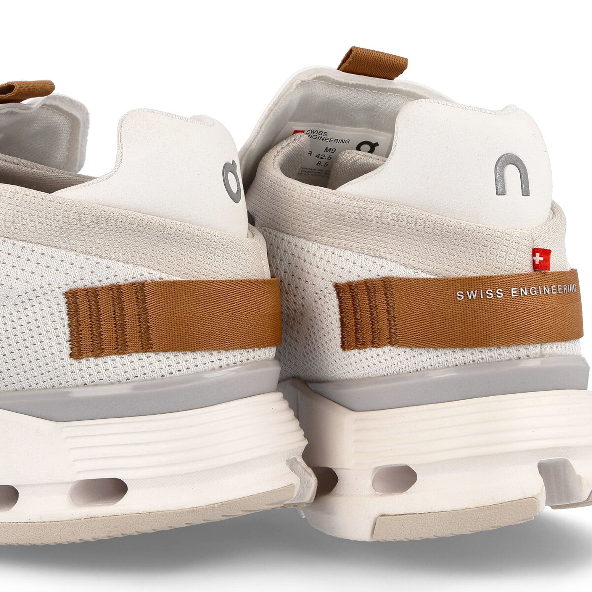 On cloudnova White-Pearl Low Top Sneakers Detailfoto | Overkill