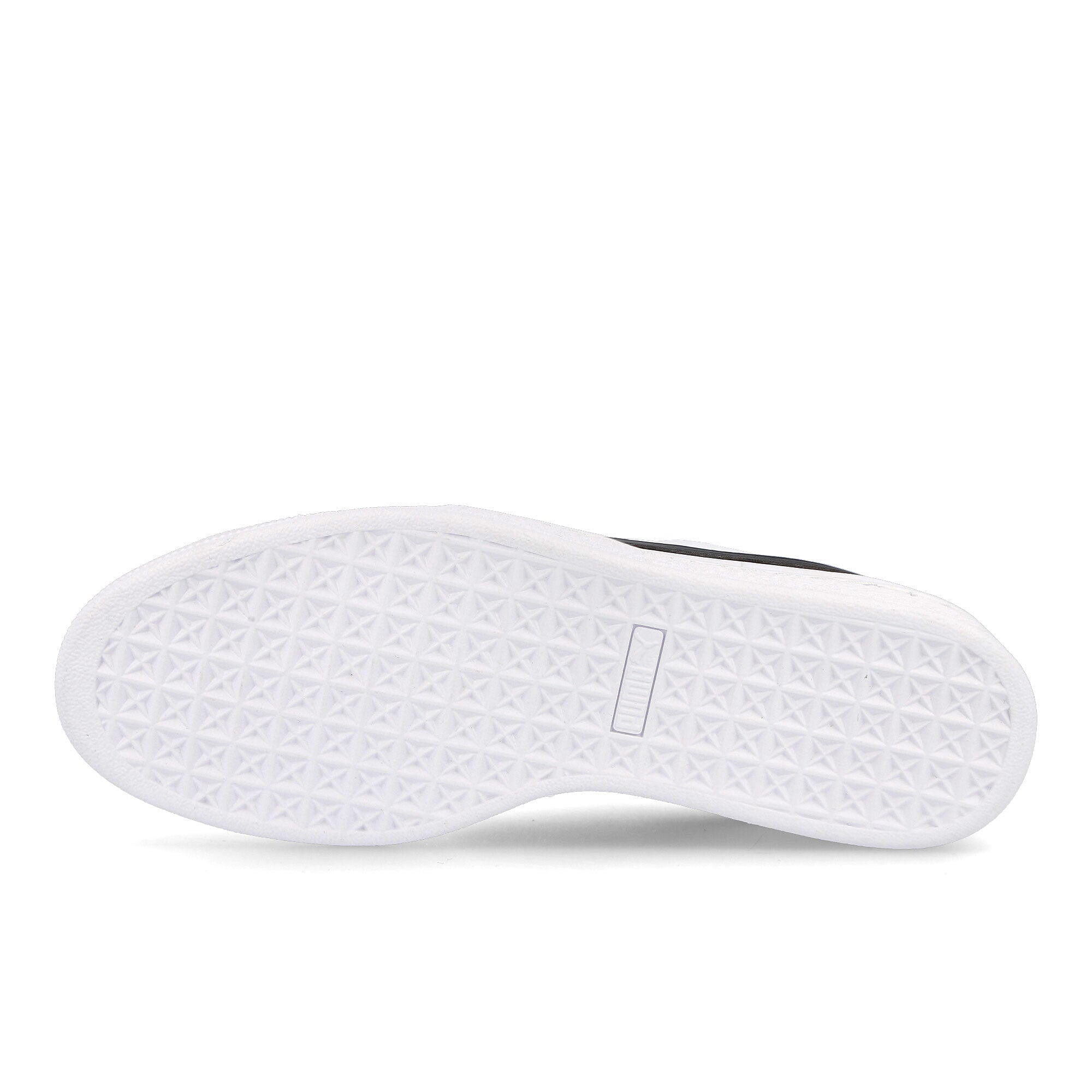 Puma basket classic xxi Puma White - Puma White Low Top Sneakers Detail View 1 | Overkill