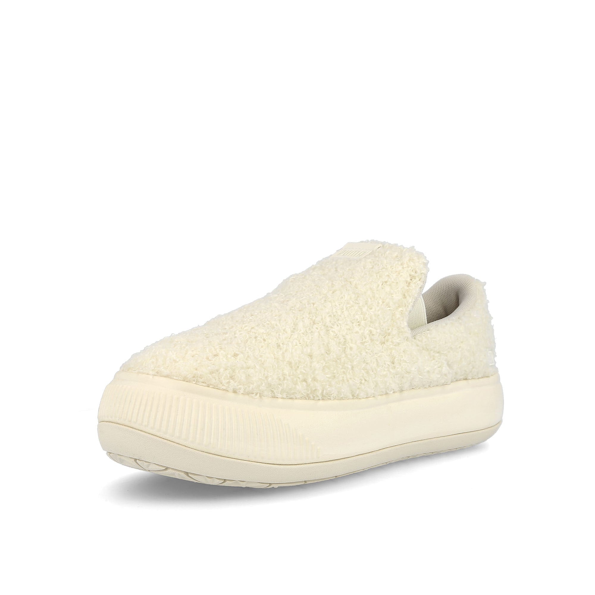 Puma wmns suede mayu slip-on teddy Marshmellow - Putty Sneakers Close Up | Overkill