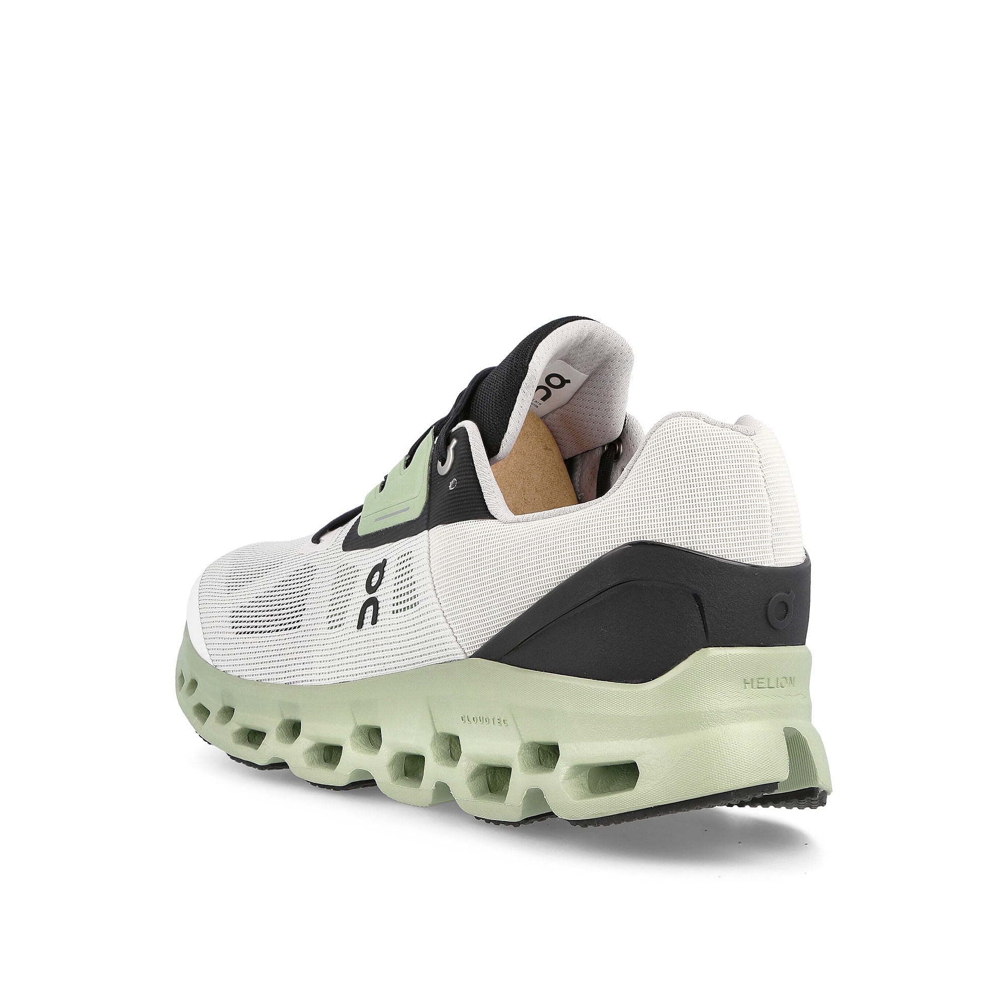 On cloudstratus White / Black Close-up | Overkill