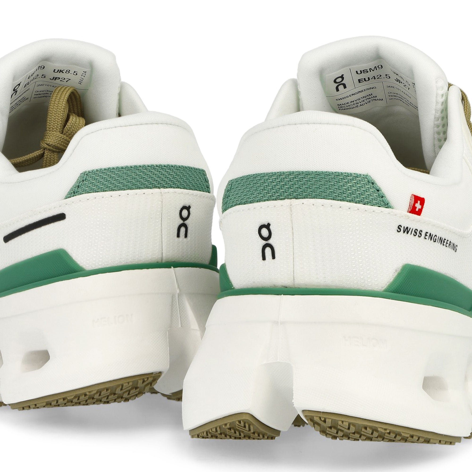 On Cloudrunner 2 Undyed / Green Low Top Sneakers Detailfoto | Overkill