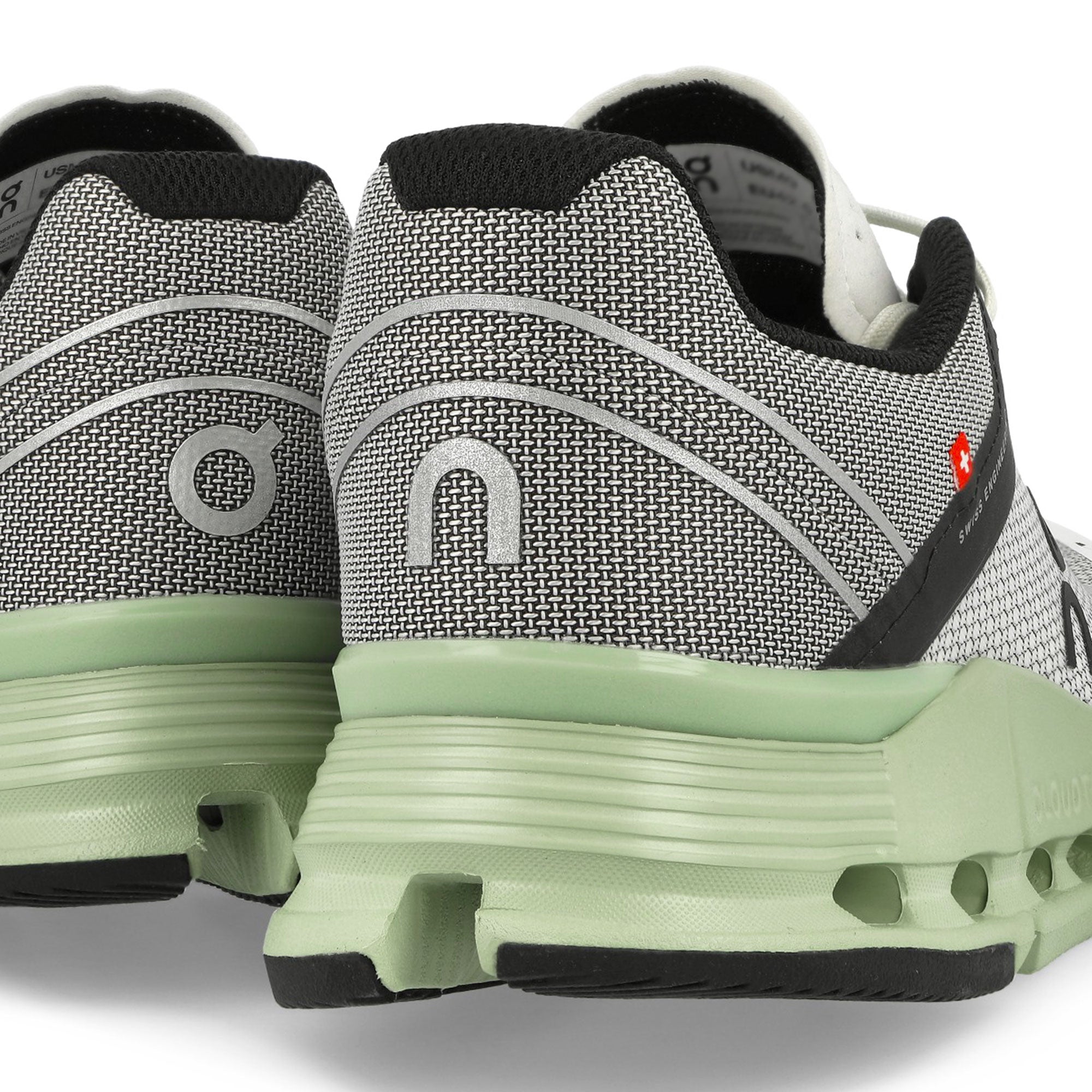 On Cloudnova Z5 Rush Black / White Low Top Sneakers Detailfoto | Overkill