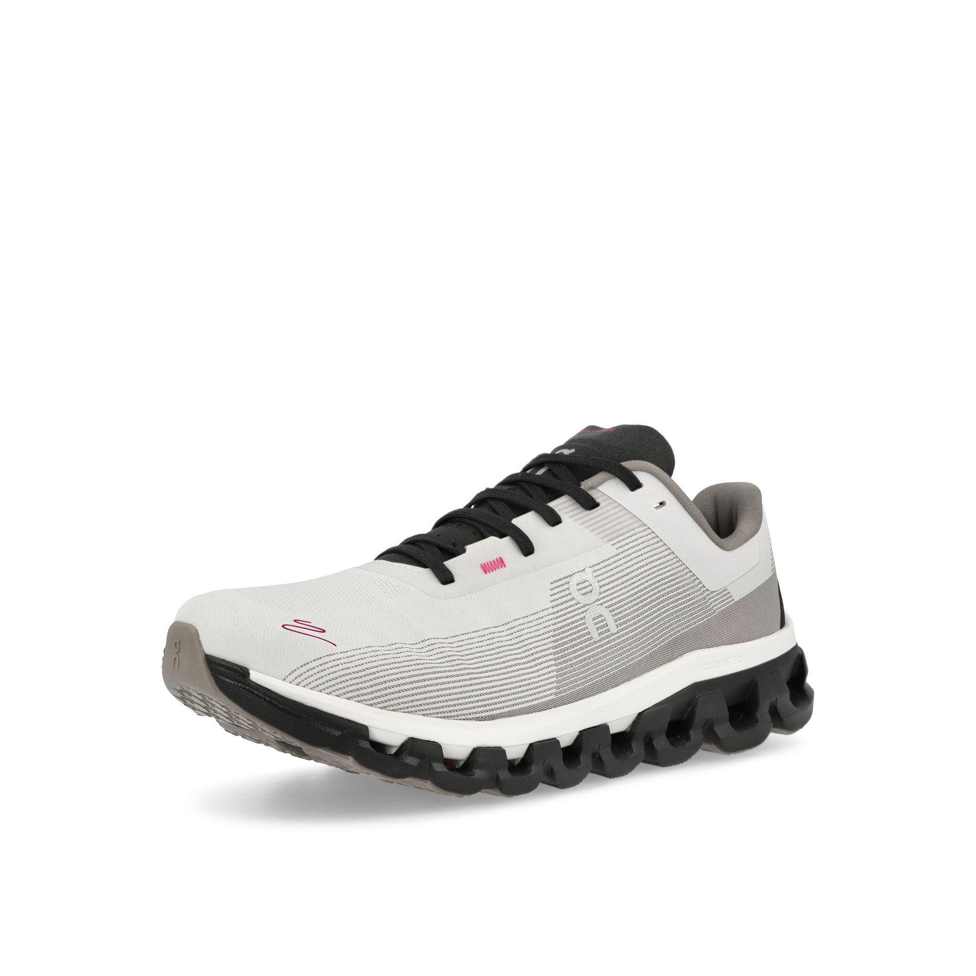 On W Cloudflow 4 Distance White / Black Low Top Sneakers Close Up | Overkill