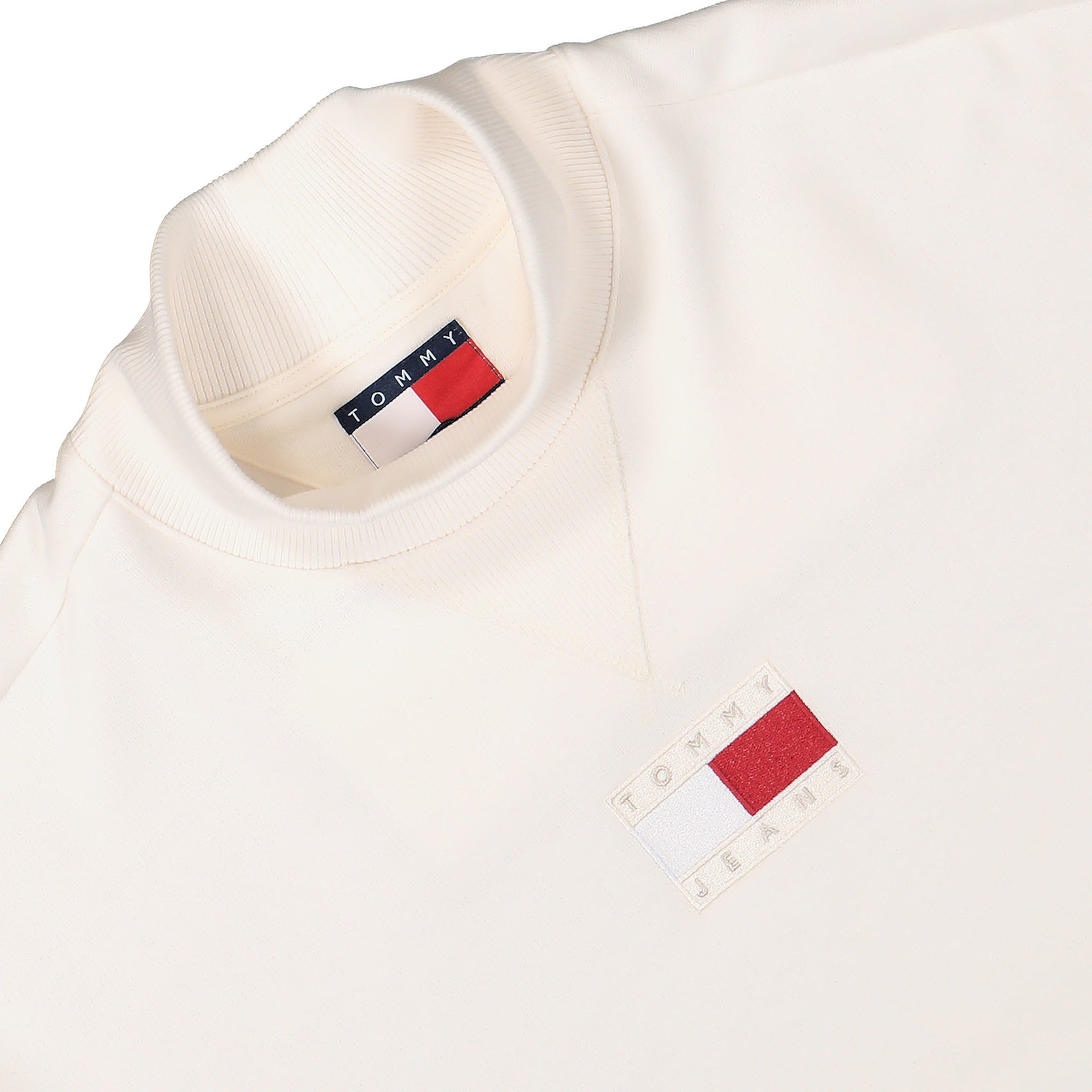 Tommy Jeans TJCU Mock Neck Sweatshirt Ancient White Sweatshirts Close-up | Overkill
