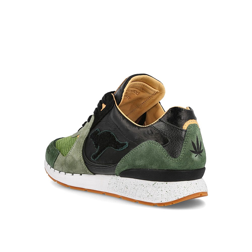 KangaROOS SneakerBAAS x KangaROOS Coil-R2 Hemp Green Jet Black / Green Close-up | Overkill