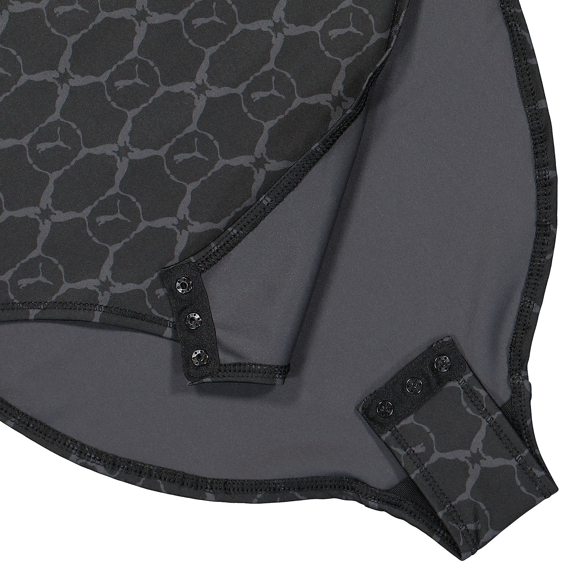 Puma Wmns Luxe Sport T7 Bodysuit Puma Black - Dark Shadow AOP Longsleeves Detailfoto | Overkill