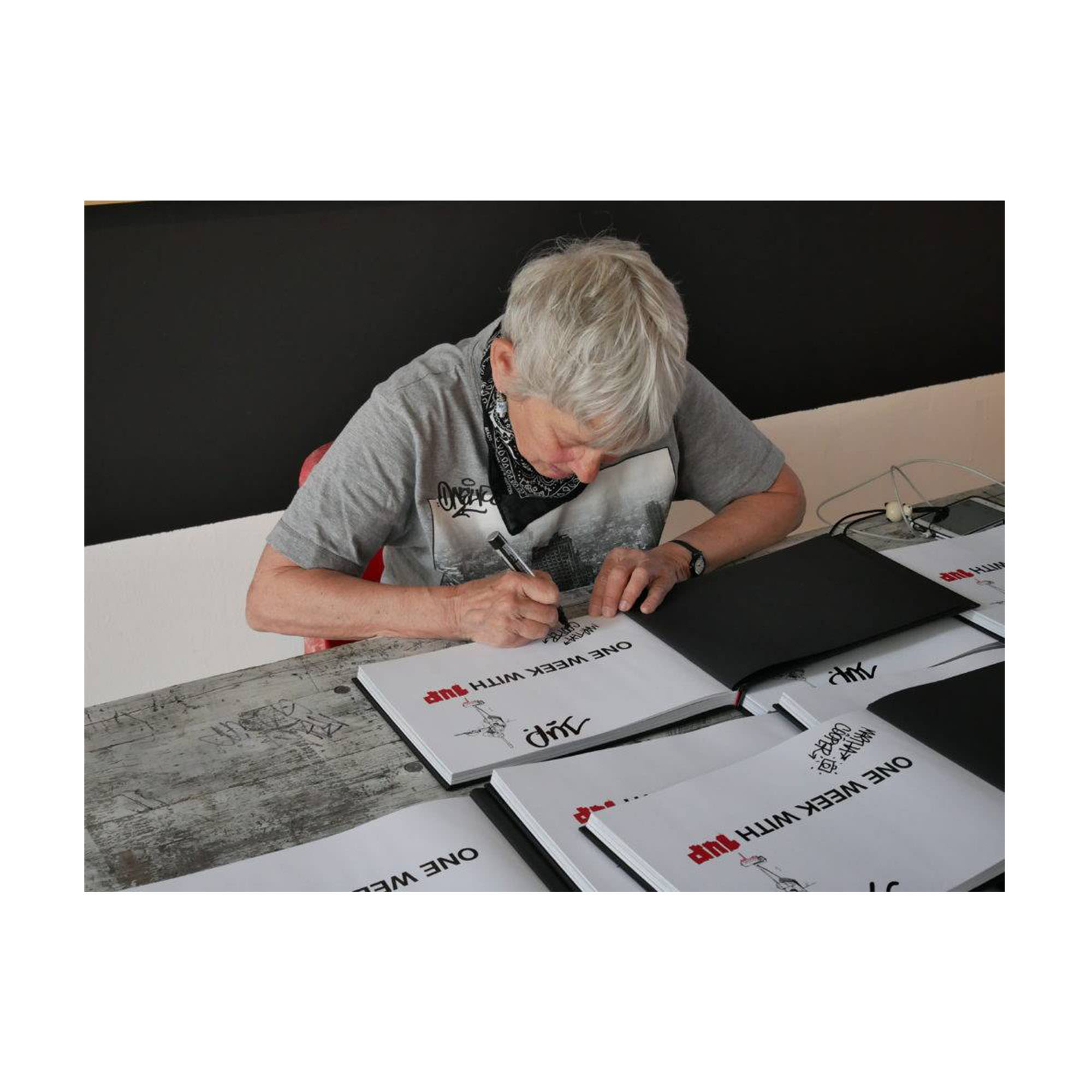 1UP One Week With 1UP Collectors Edition Book 0 Books Material | Overkill