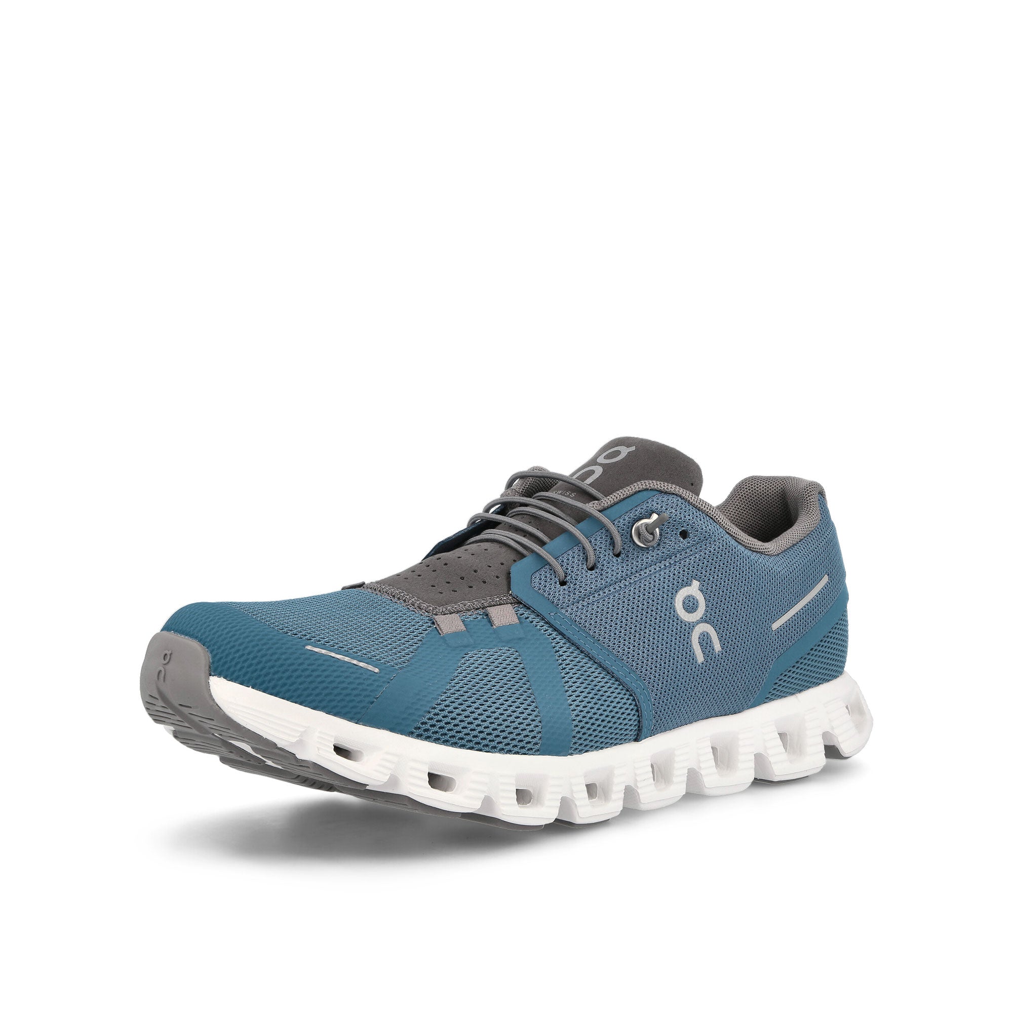 On Cloud 5 Stellar / Eclipse Low Top Sneakers Close Up | Overkill