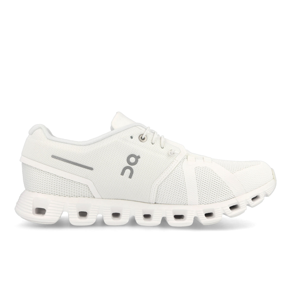 On Cloud 5 Undyed White / White Low Top Sneakers Silhouette | Overkill