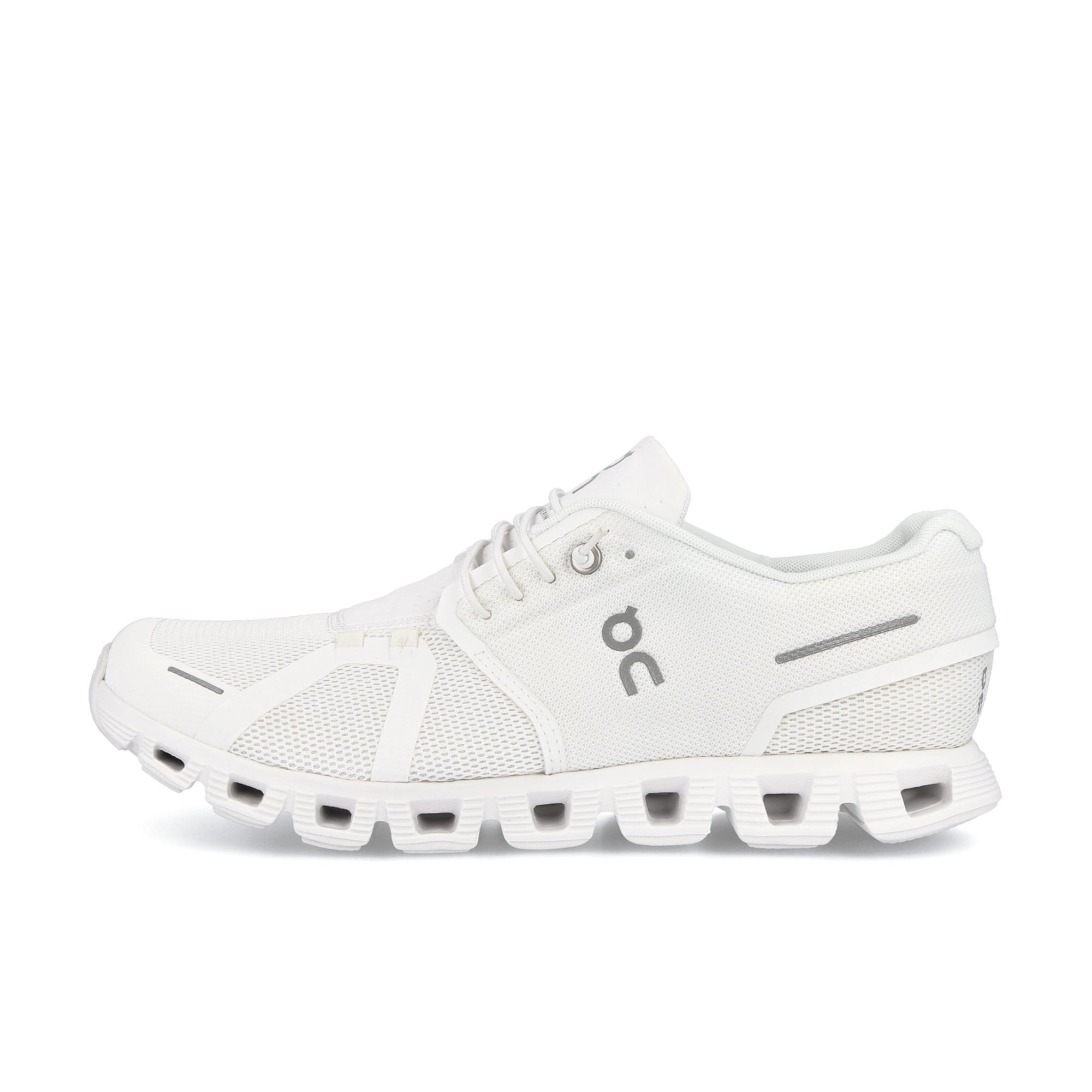 On Wmns Cloud 5 All White Low Top Sneakers 59.98902 | Overkill