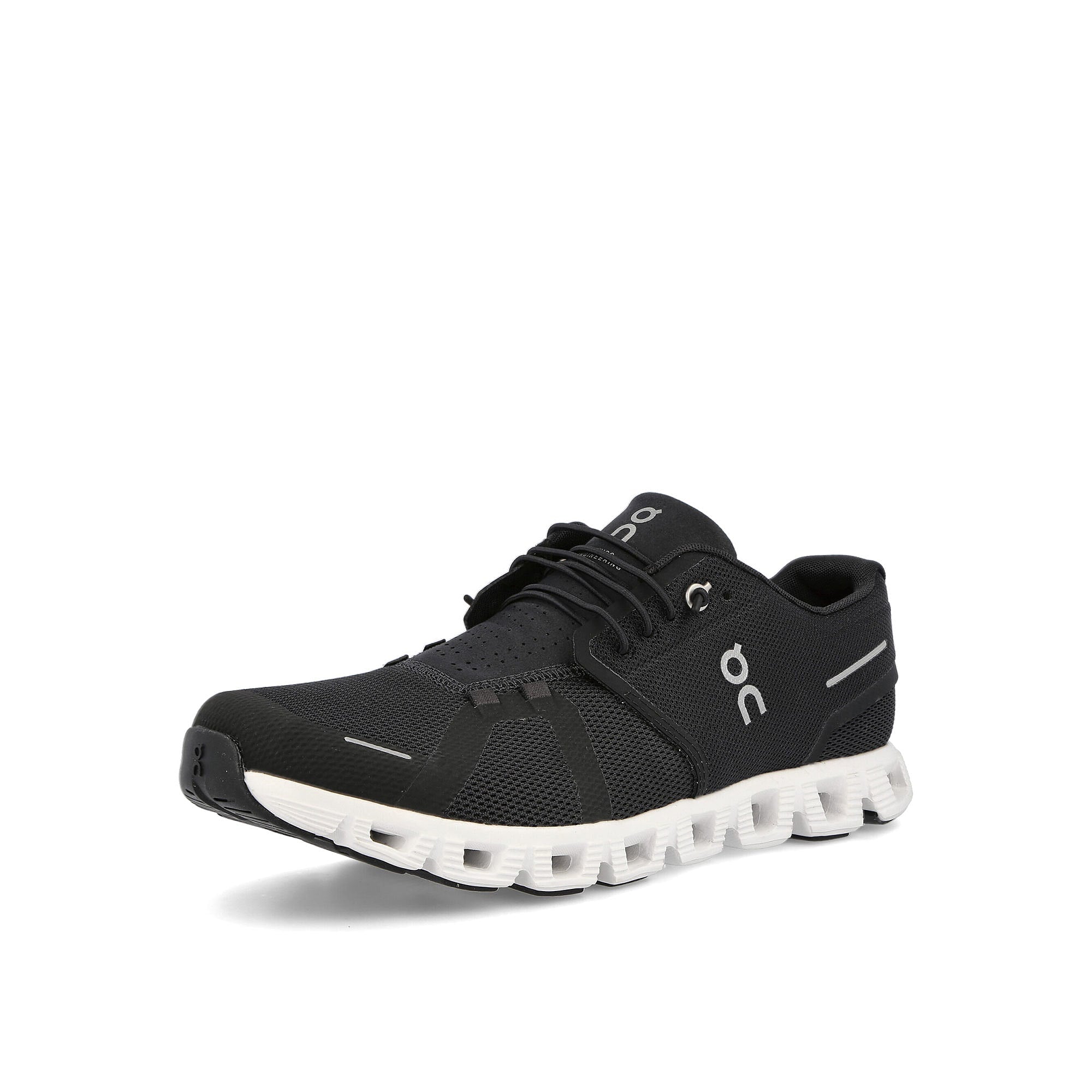 On Wmns Cloud 5 Black / White Low Top Sneakers Close Up | Overkill