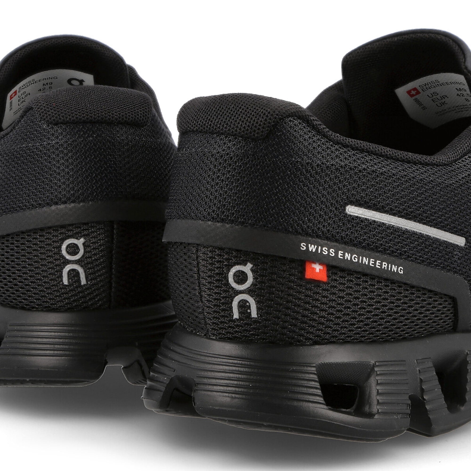 On cloud 5 All Black Detail view 1 | Overkill