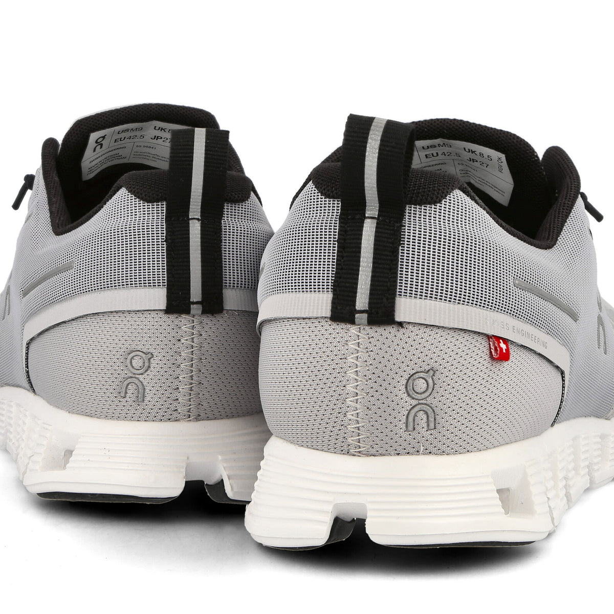 On Cloud 5 Waterproof Glacier / White Low Top Sneakers Detailfoto | Overkill