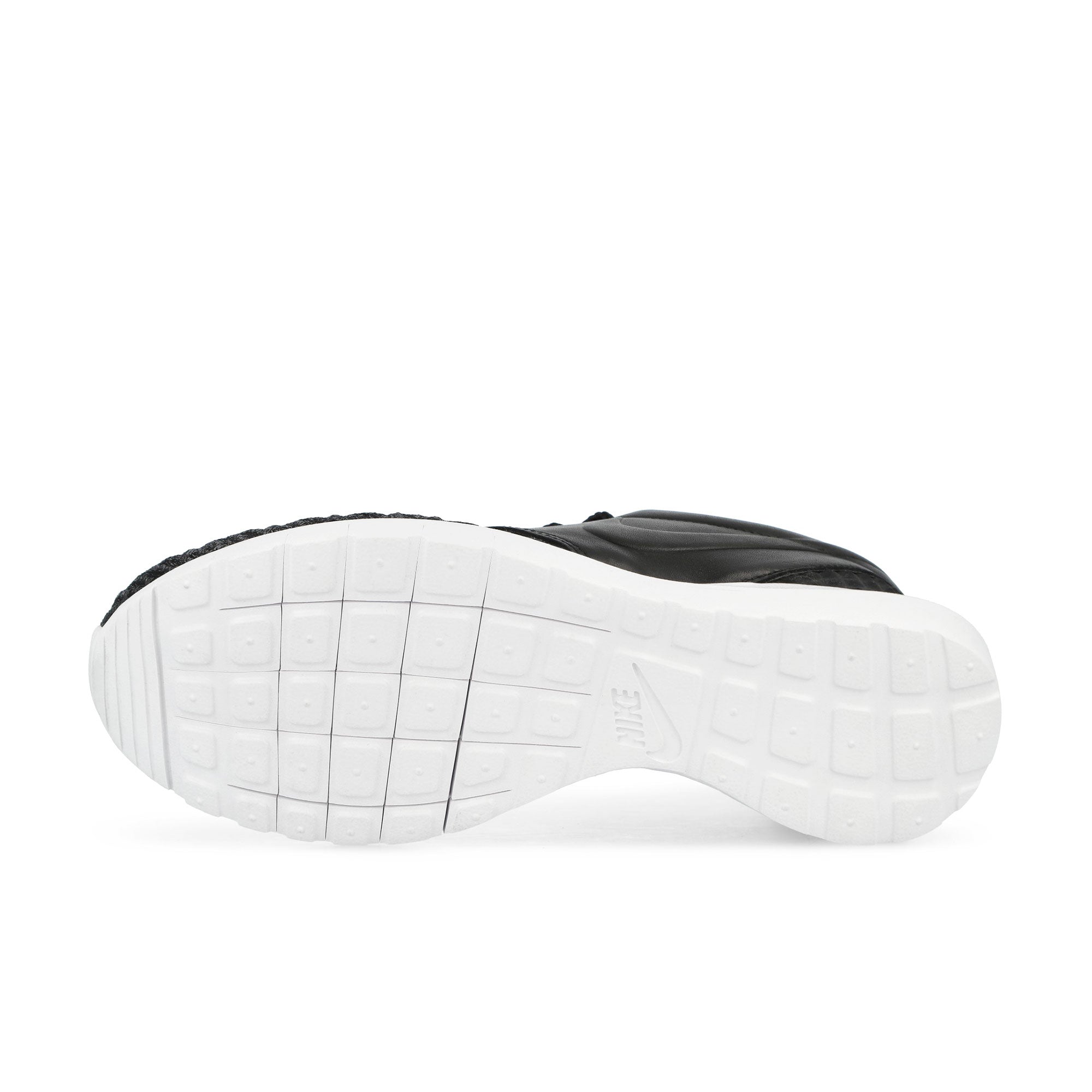 Nike Roshe NM Flyknit Premium Black / Black - Dark Grey - White Sneaker 746825 001 Detail View 1 | Overkill