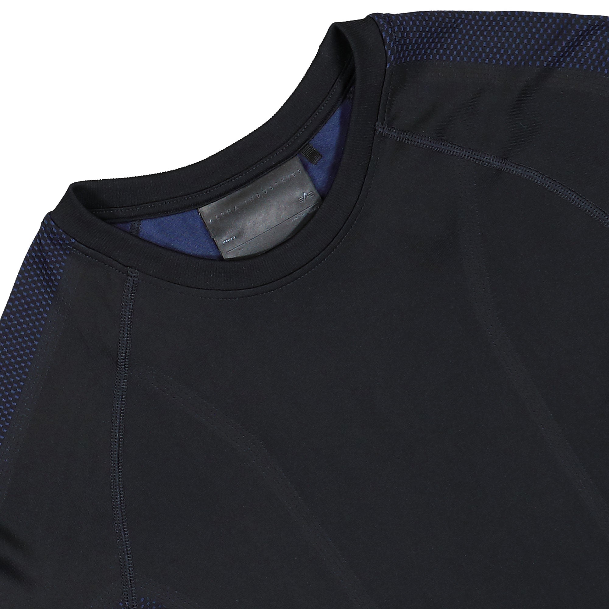 Alpha Industries Seamless LS T-Shirt Black Longsleeves Close-up | Overkill