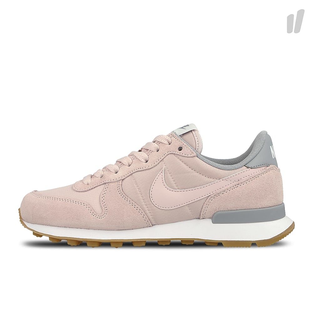Nike wmns internationalist Barely Rose-Barely Rose - Wolf Grey - White Sneakers 828407 612 | Overkill
