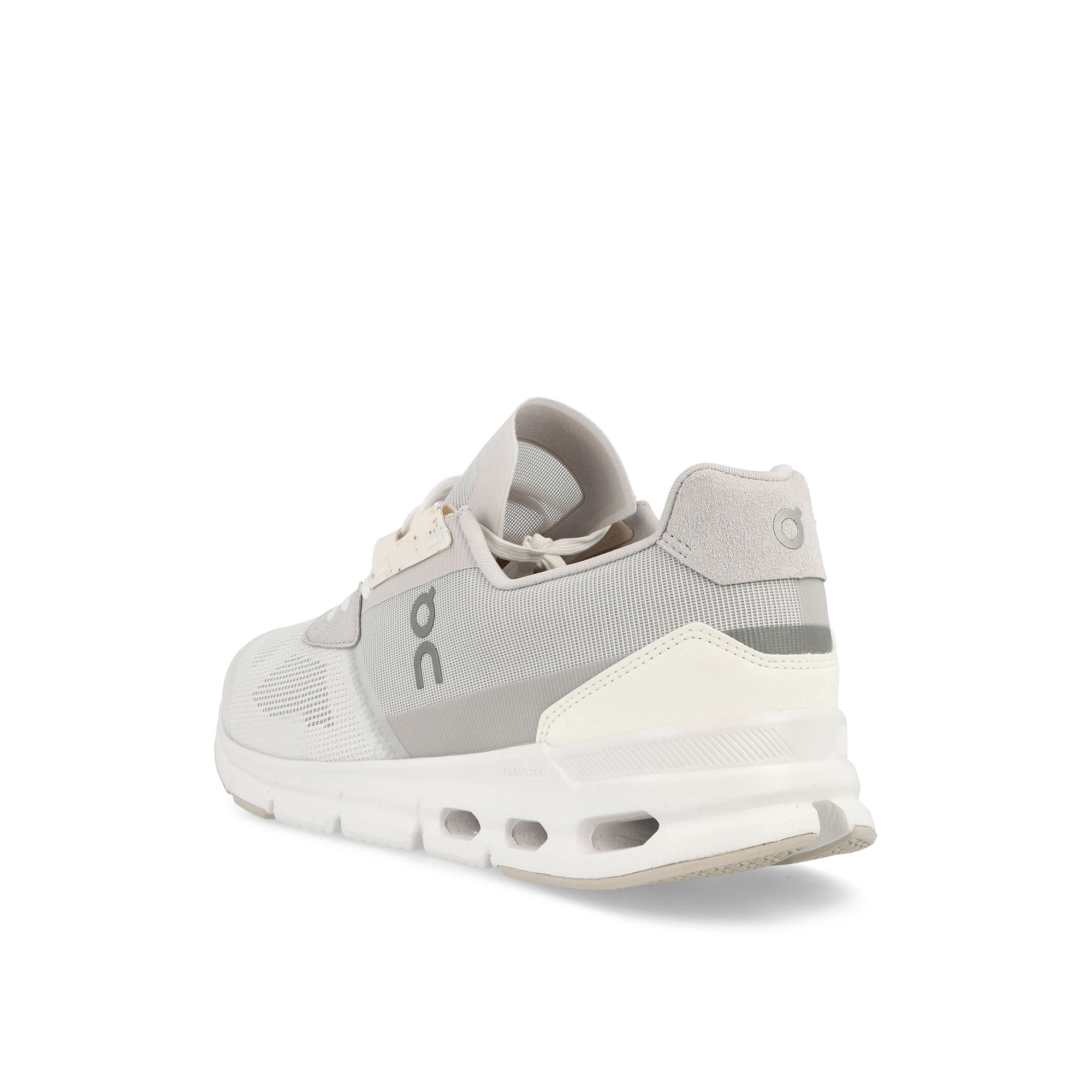 On Cloudrift Undyed - White / Frost Low Top Sneakers Material | Overkill