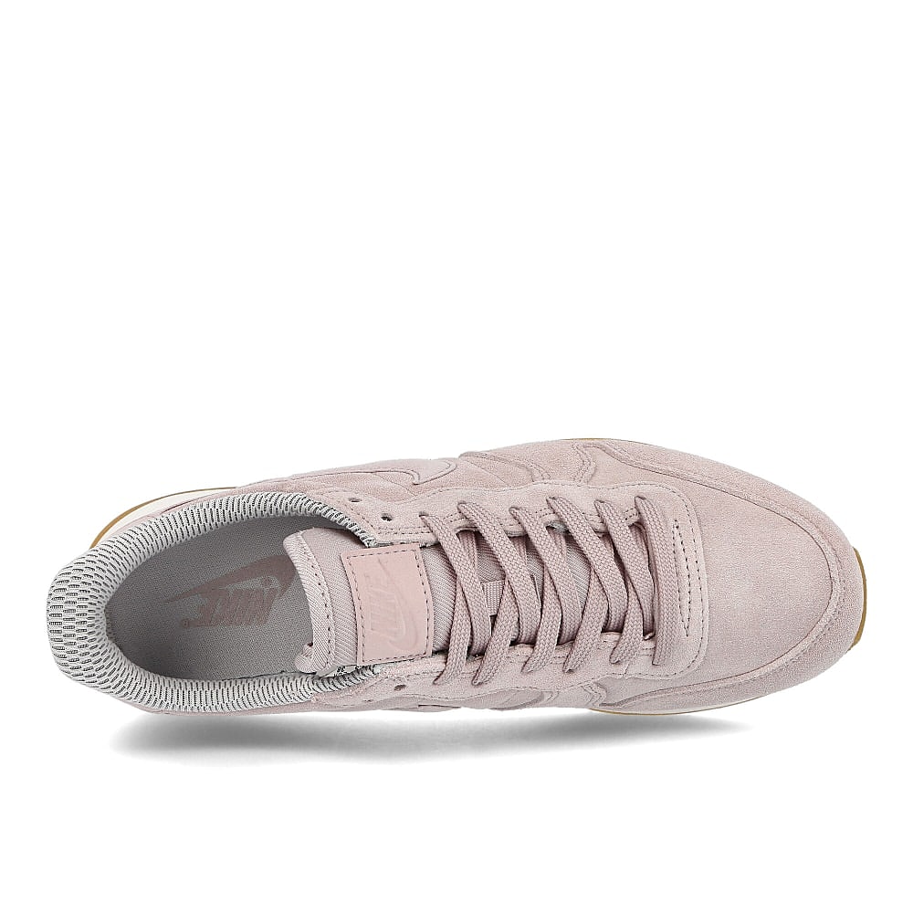 Nike wmns internationalist se Particle Rose-Particle Rose - Vast Grey Sneakers Detailfoto | Overkill