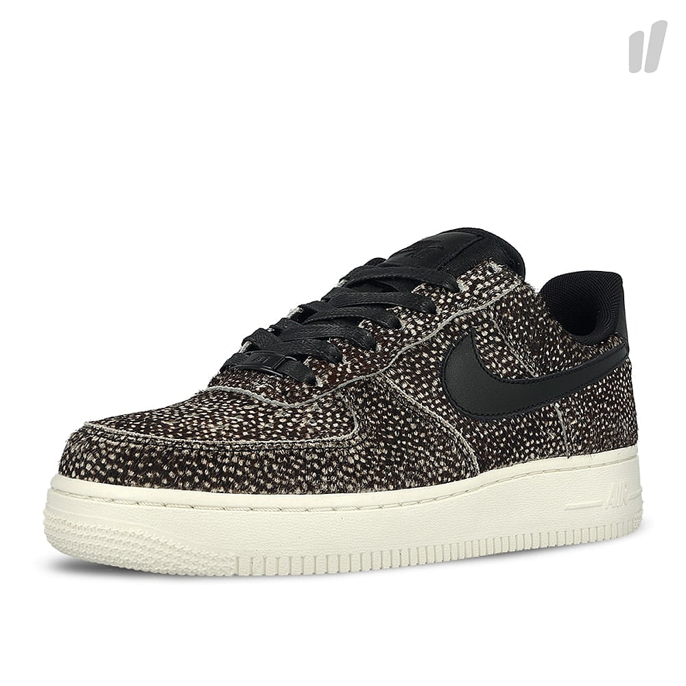 Nike wmns air force 1 07 lx Black-Black - Sail Sneakers Close Up | Overkill