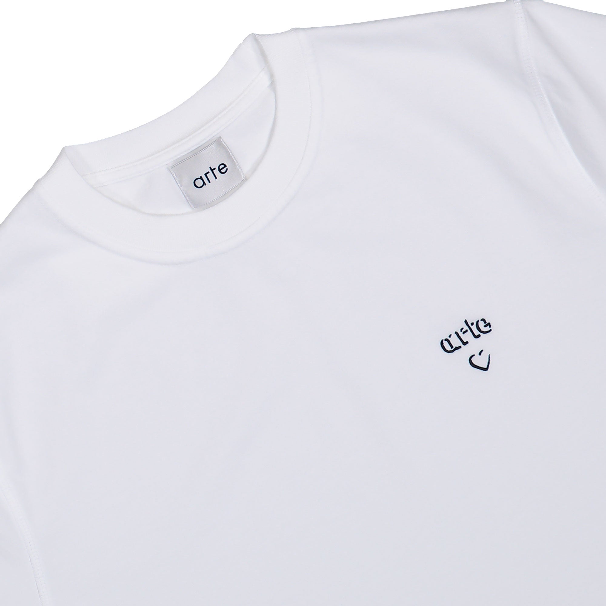 Arte Antwerp Heart T-Shirt White T-Shirts AW25-104T Detailfoto | Overkill