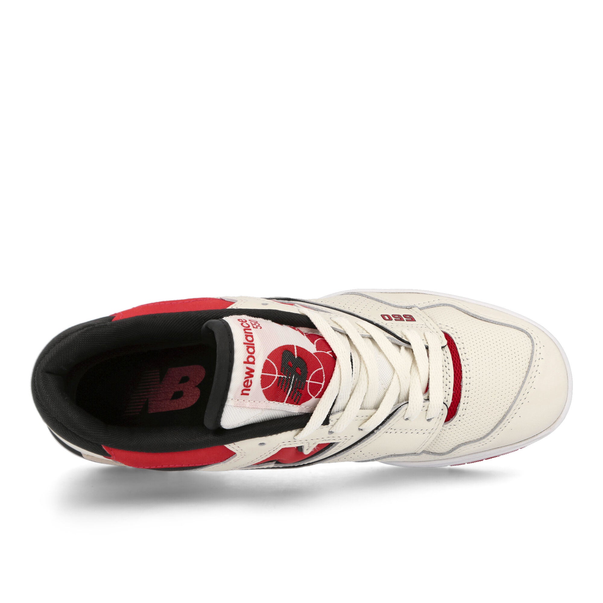 New Balance BB550VTB Sea Salt-True Red Sneakers Detailfoto | Overkill